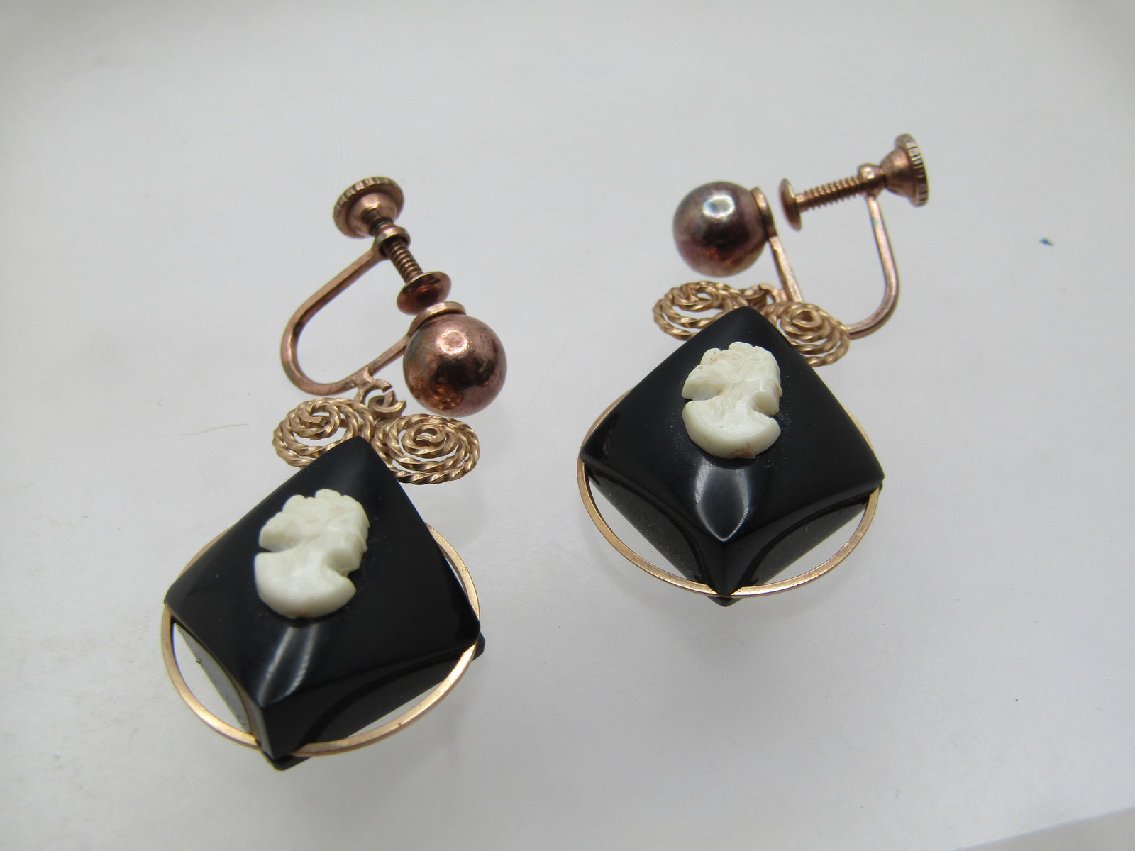 Vintage 10kt G.F. Cameo Earrings, Screwback Drop, 1960's - 5