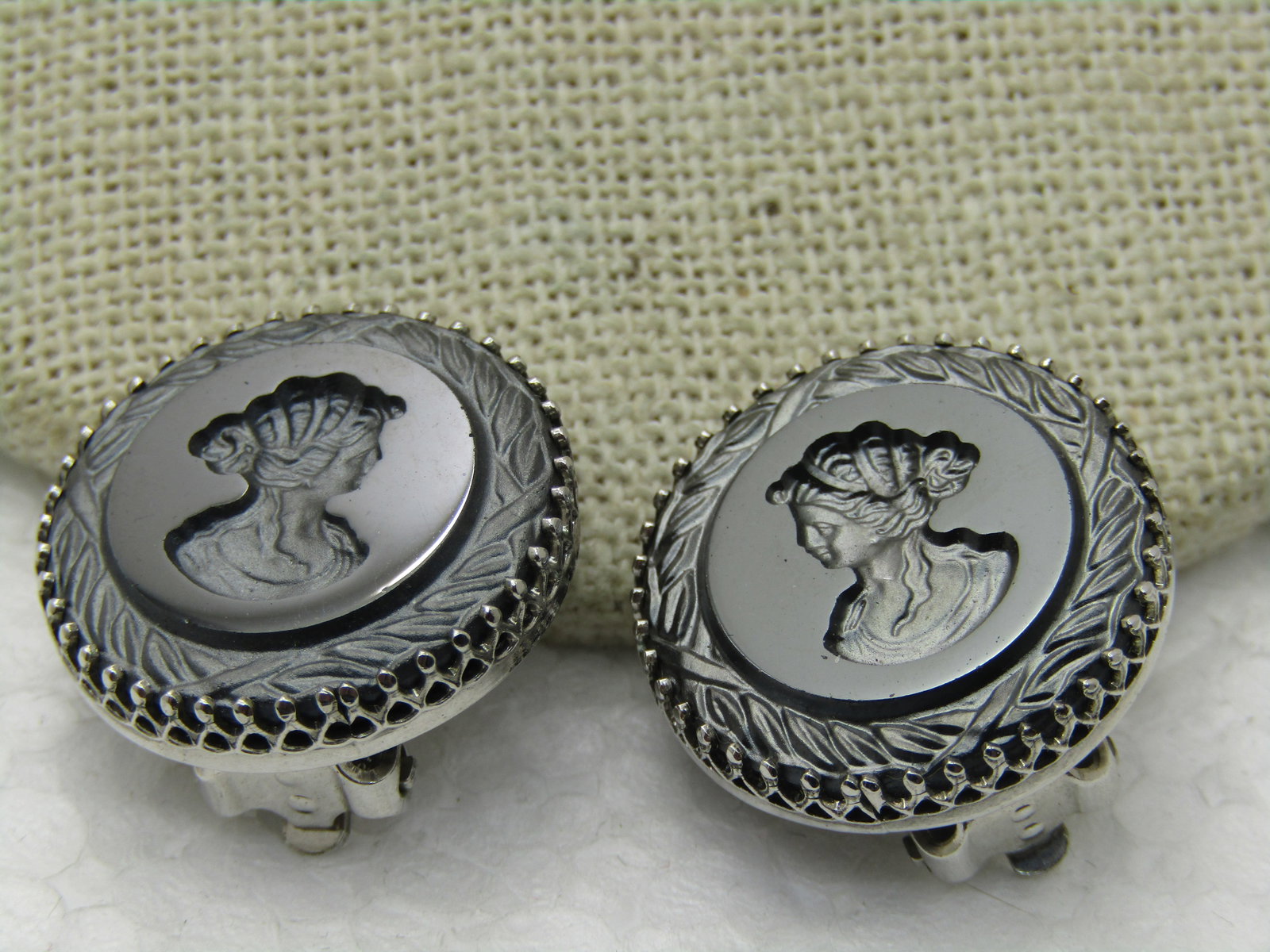 Vintage Whiting & Davis Intaglio Hematite Clip Earrings, 1960 - 2
