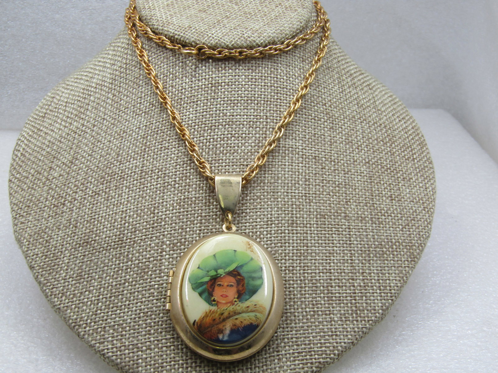 Vintage Cameo Style Photo Locket Necklace, 24" Chain, 4mm - 2