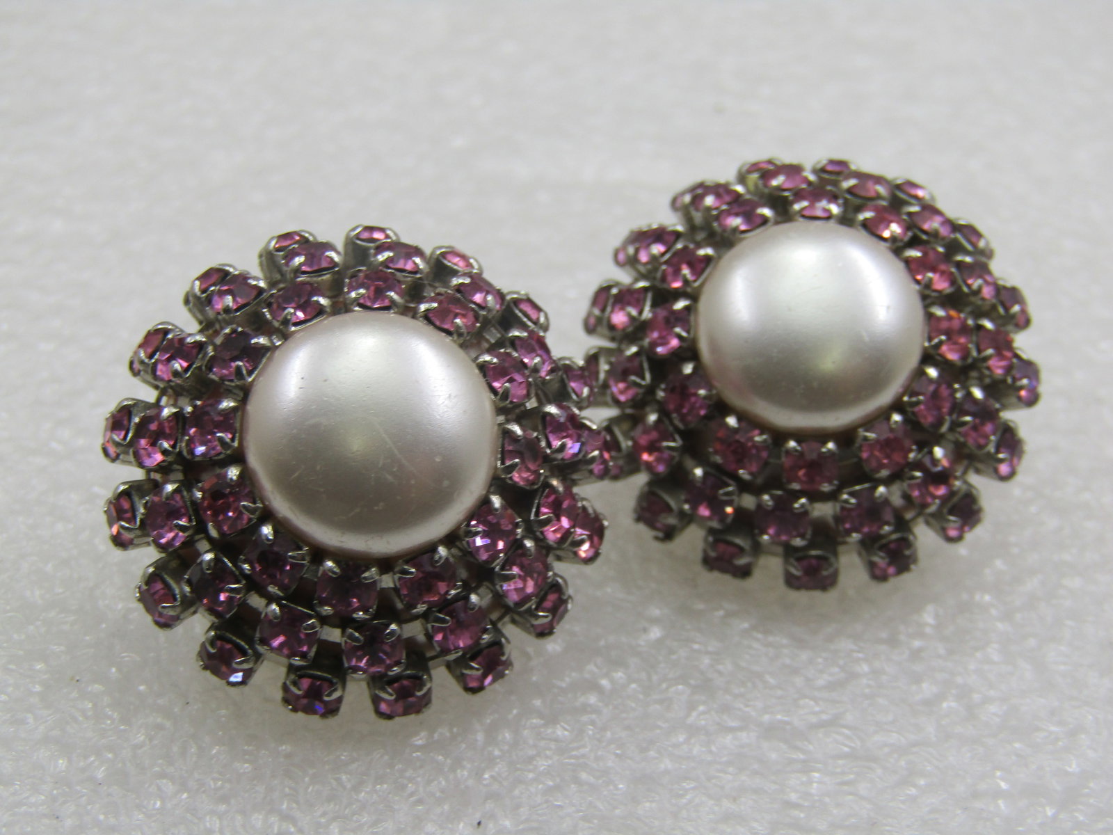 Vintage Faux Pearl Pink Rhinestone Clip earrings, Mid-Century - 5