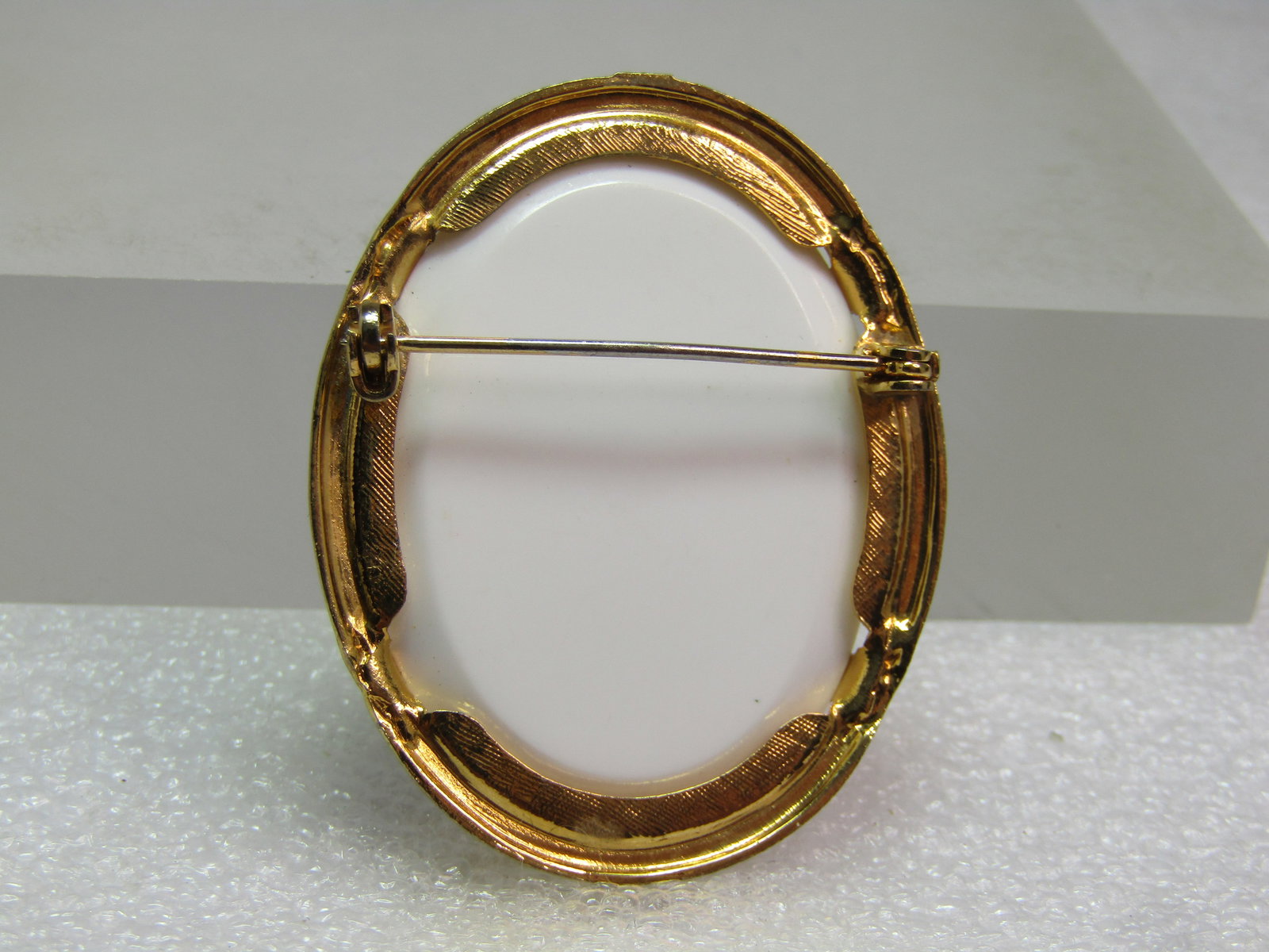 Vintage Black and White Cameo Brooch, 1960's-1970's, Lucite - 4