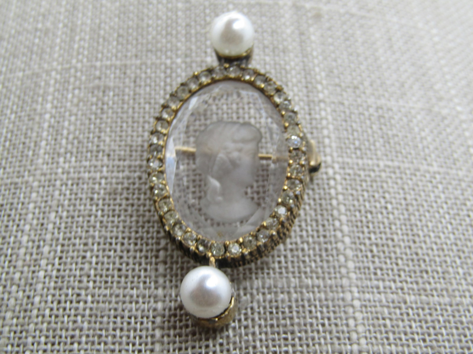 Vintage Reverse Cameo in Glass/Crystal Brooch, , Rhinestones & Faux Pearls, 1960's-1970's - 3