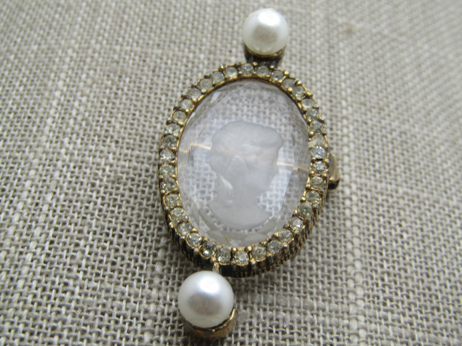 Vintage Reverse Cameo in Glass/Crystal Brooch, , Rhinestones & Faux Pearls, 1960's-1970's - 4