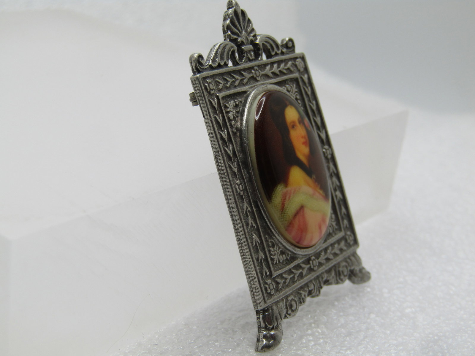 Vintage Faux Painted Cameo Brooch in Photo Frame Setting, 1970's - 3