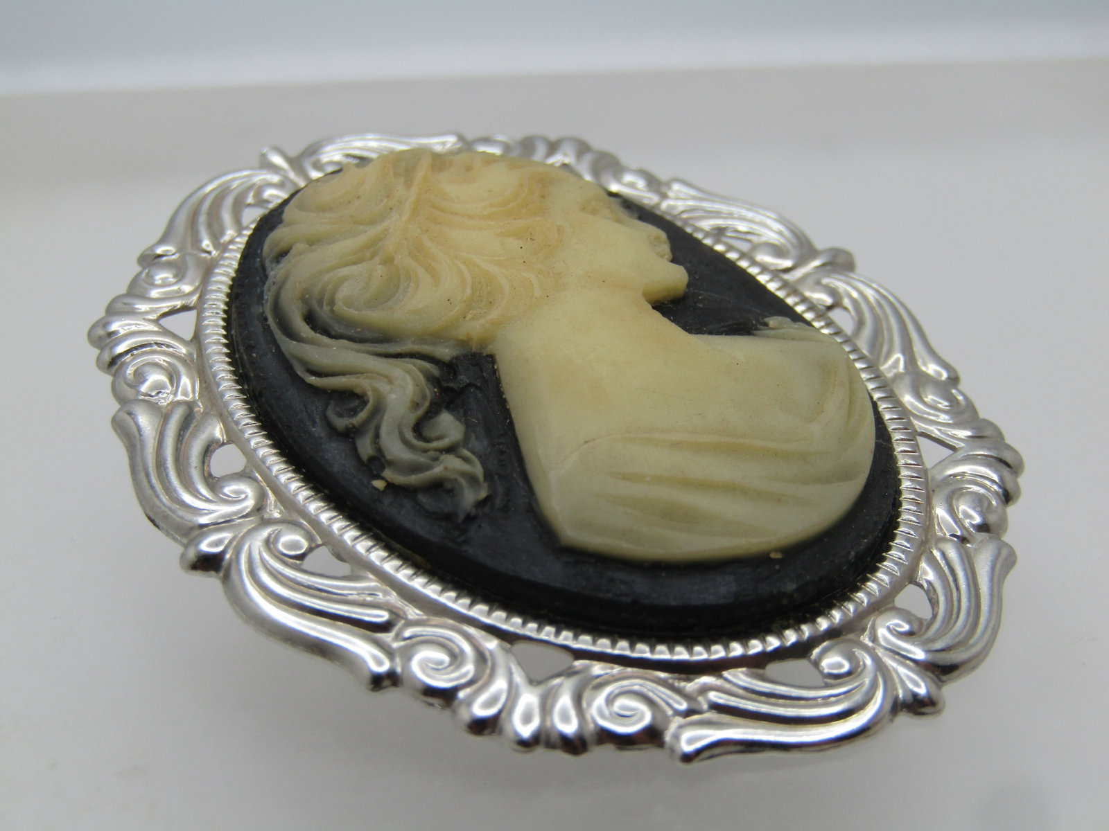 Vintage Cameo Brooch, 1950's-1960's, Black & White - 5