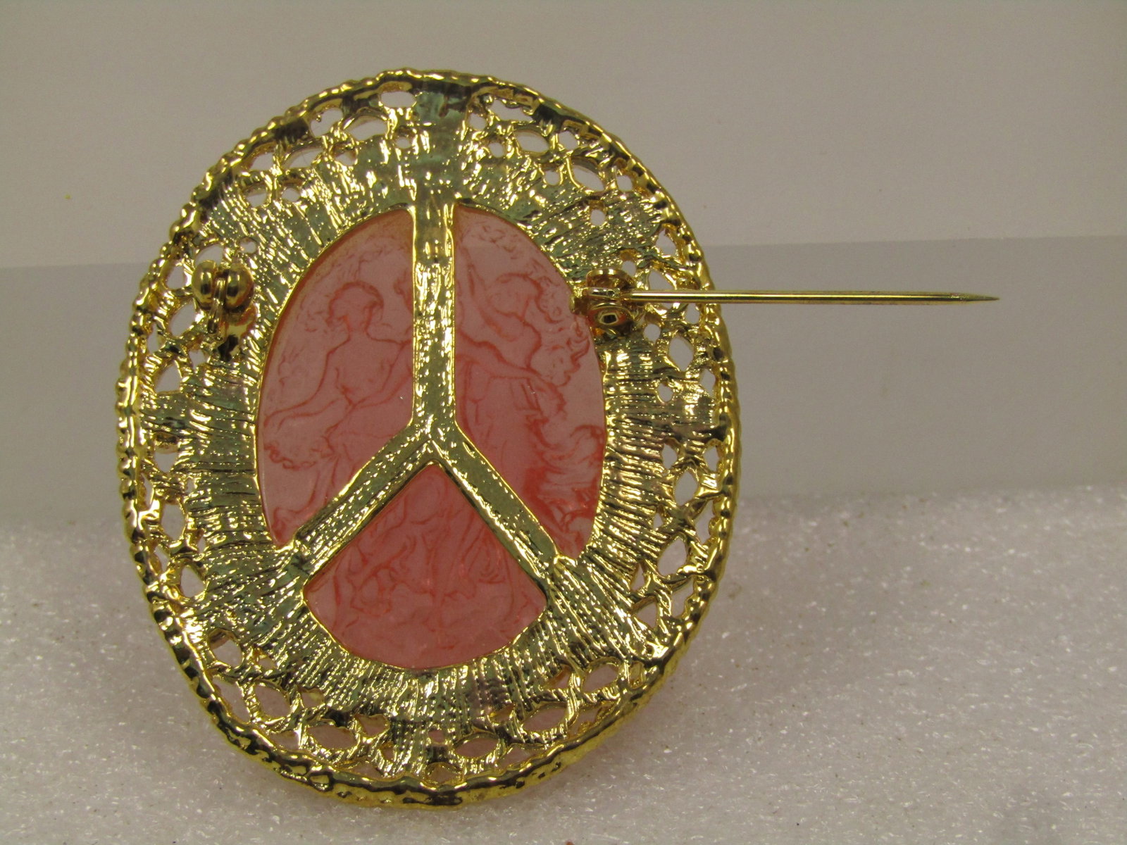 Vintage Pink Three Maidens Cameo Stlye Brooch, Pink, Translucent, 1960's - 4