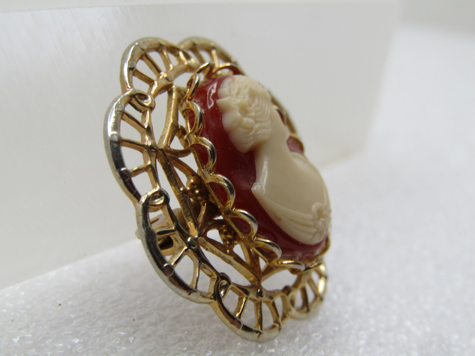 Vintage Cameo Brooch, Filigree Frame, 1960's-1970's - 3
