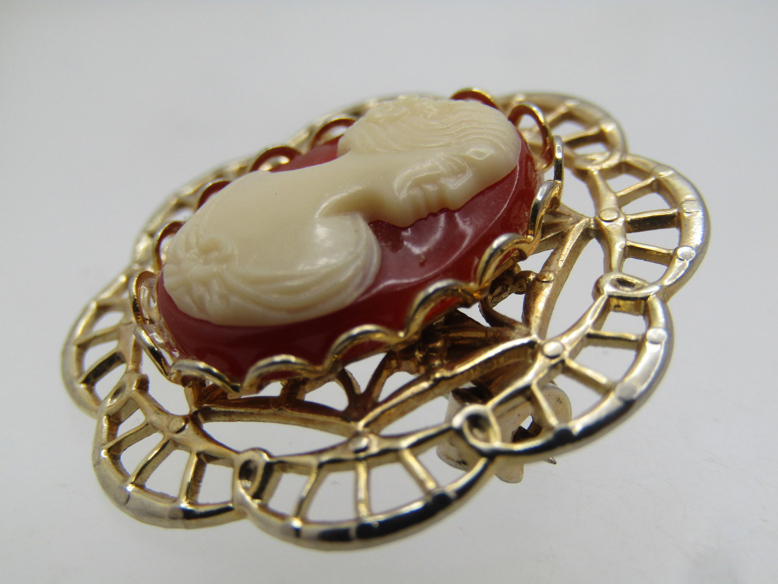 Vintage Cameo Brooch, Filigree Frame, 1960's-1970's - 5