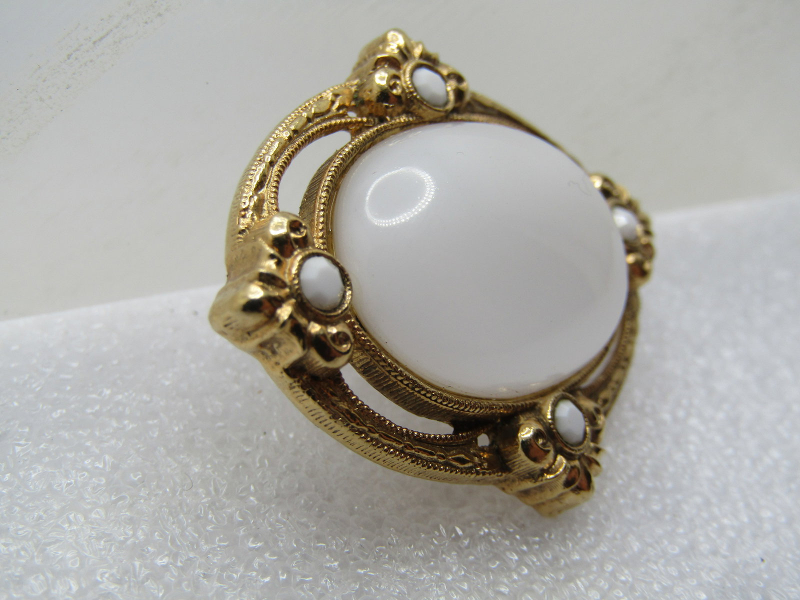 Vintage White Glass Beaded Brooch, Cameo-ish Style, 1960's-1970's - 2
