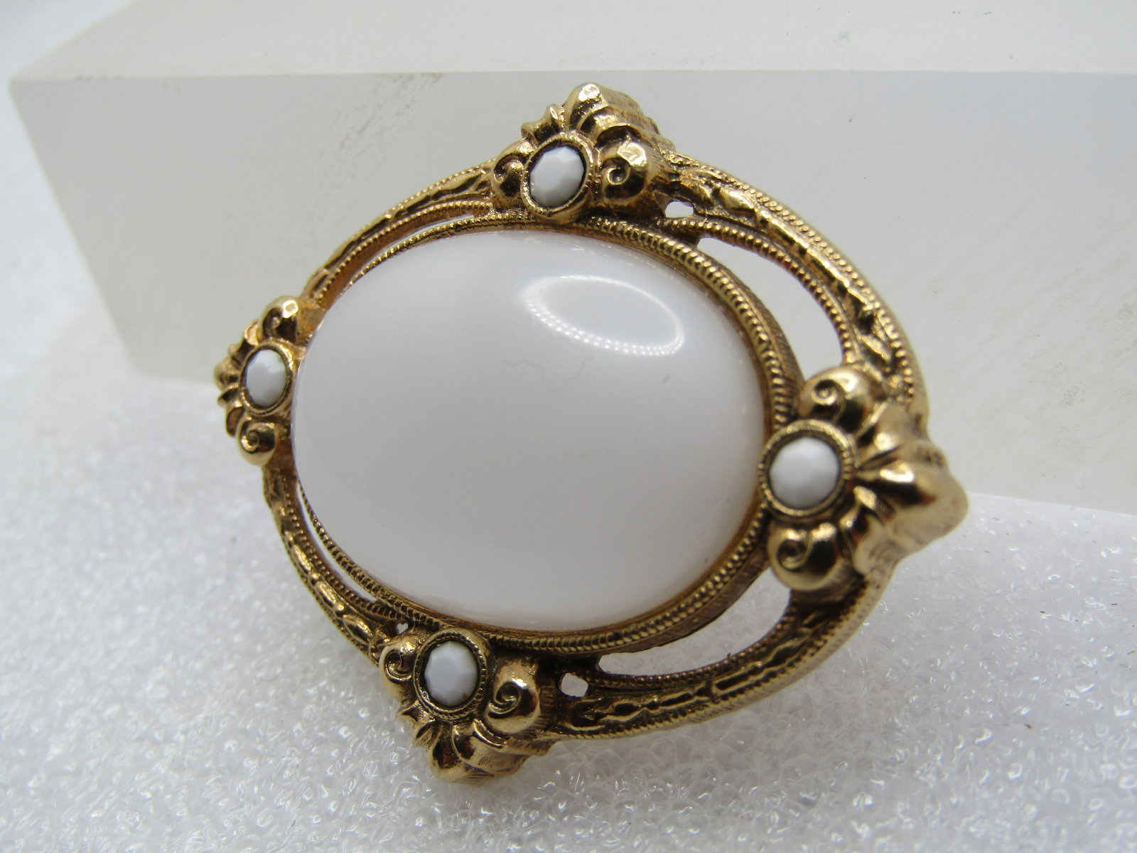 Vintage White Glass Beaded Brooch, Cameo-ish Style, 1960's-1970's - 3