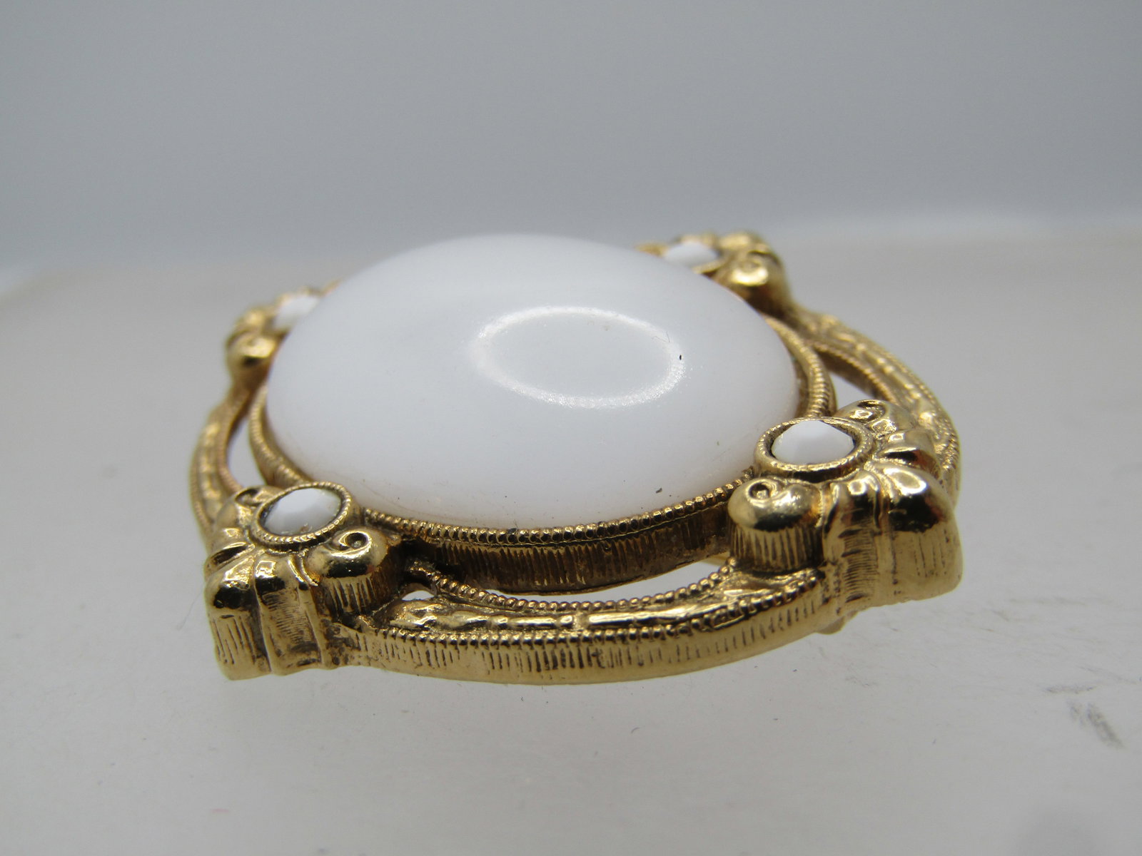 Vintage White Glass Beaded Brooch, Cameo-ish Style, 1960's-1970's - 5