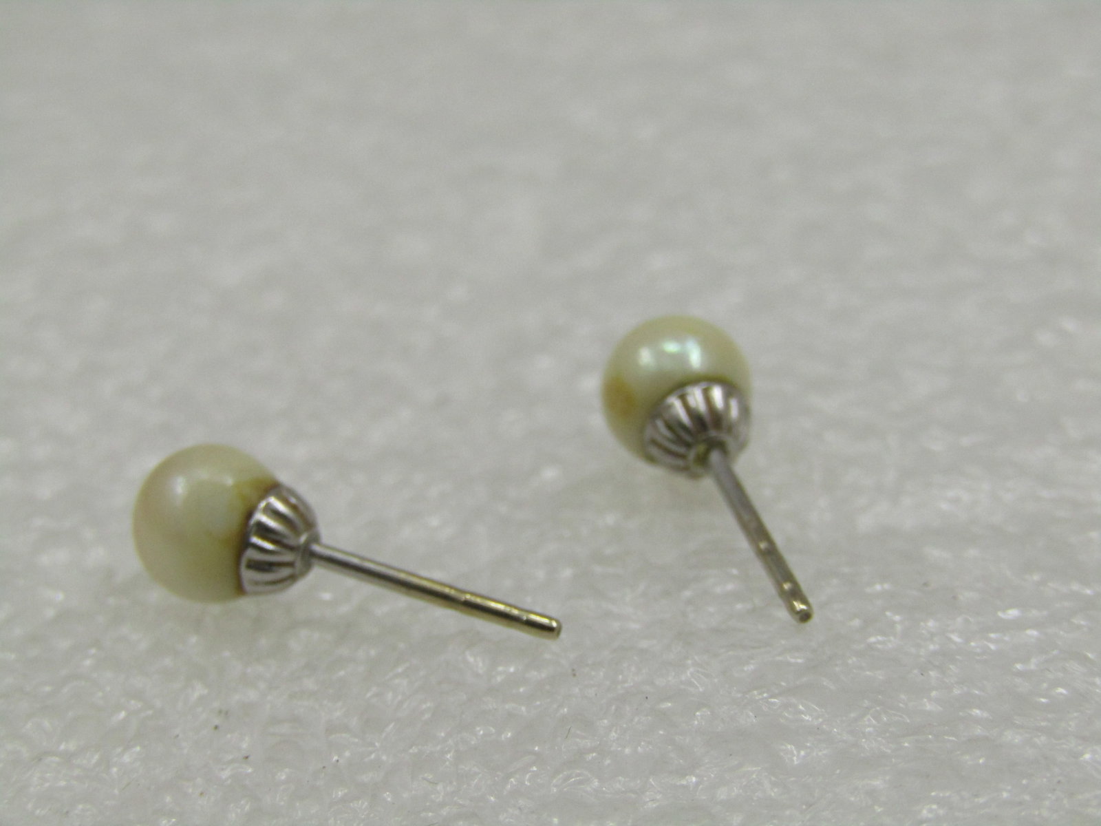 Vintage 14kt 5.5mm Real Pearl Stud Earrings, Pierced - 5