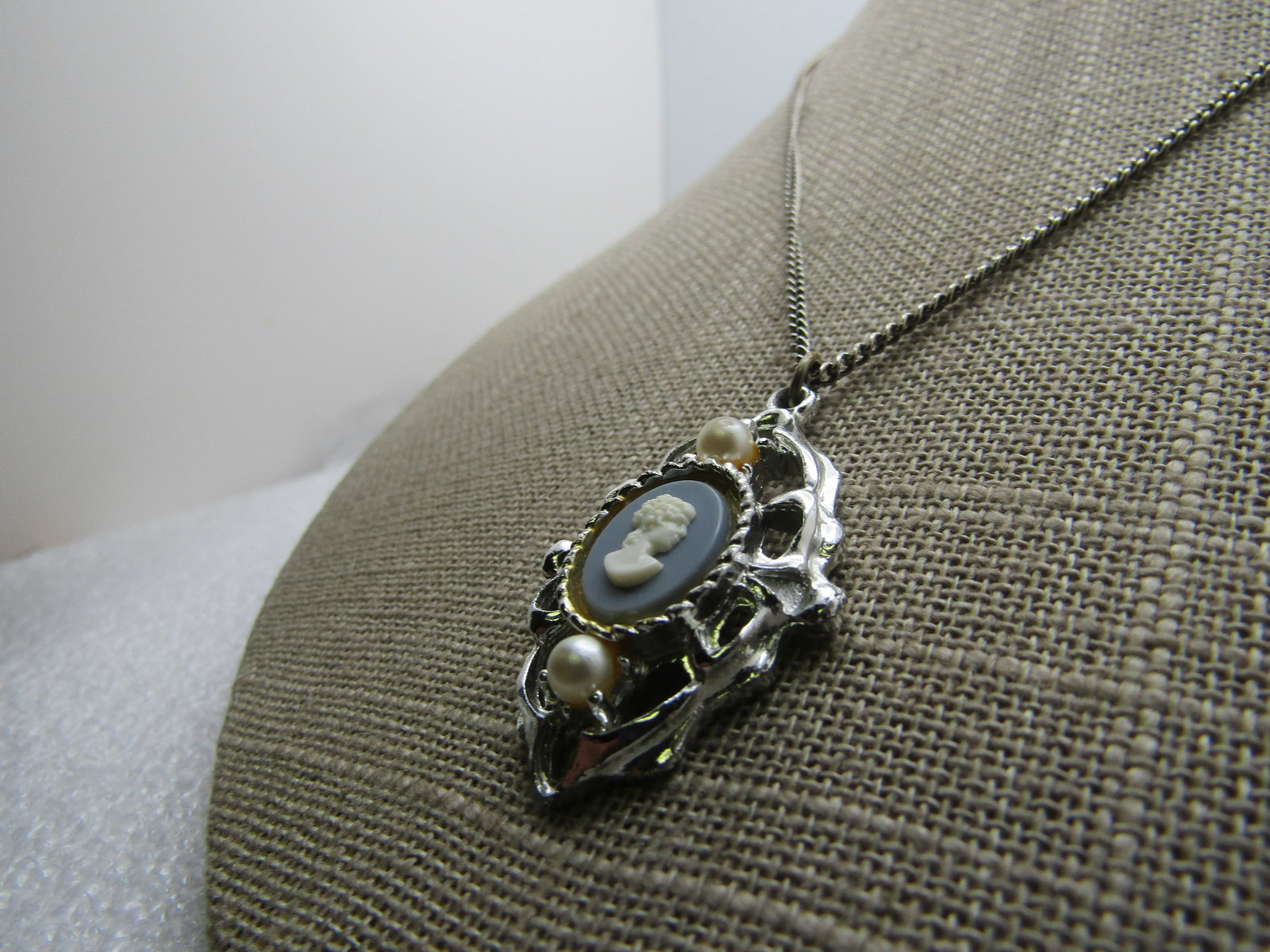 Vintage Cameo Faux Pearl Necklace, 16", 1960's - 2