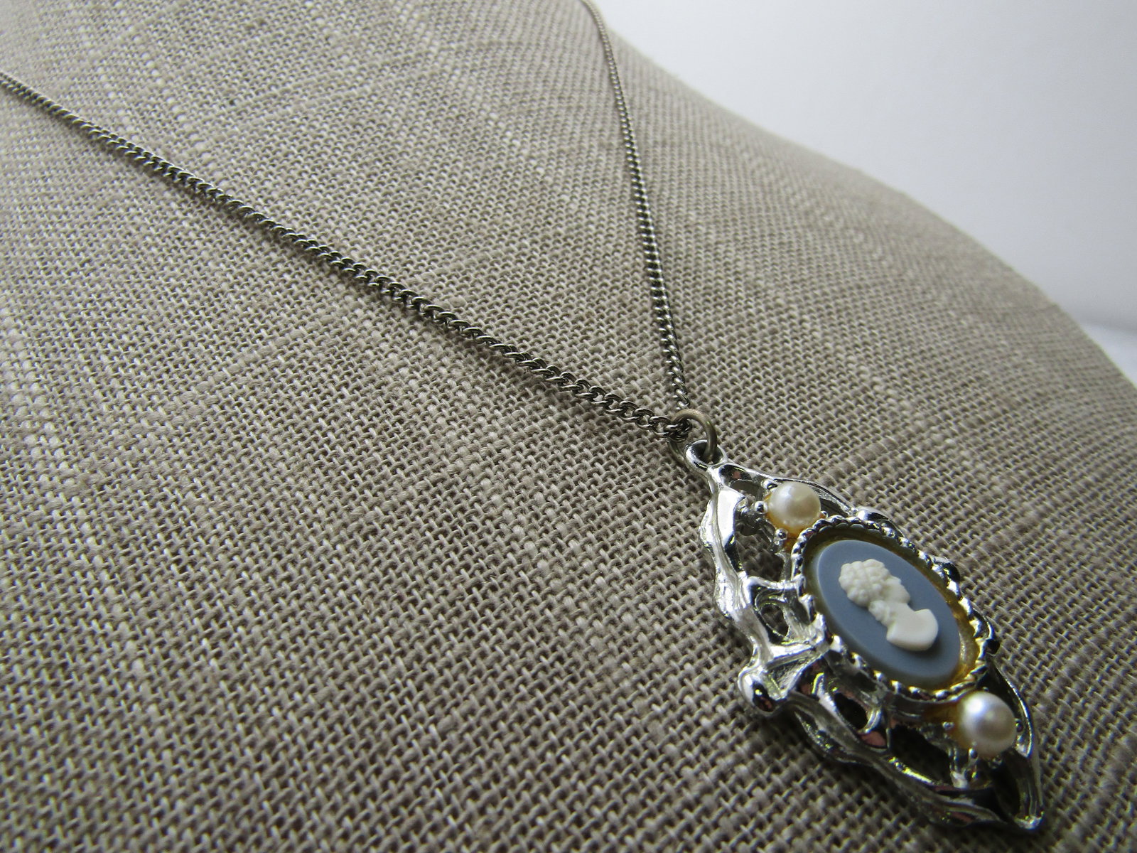 Vintage Cameo Faux Pearl Necklace, 16", 1960's - 4
