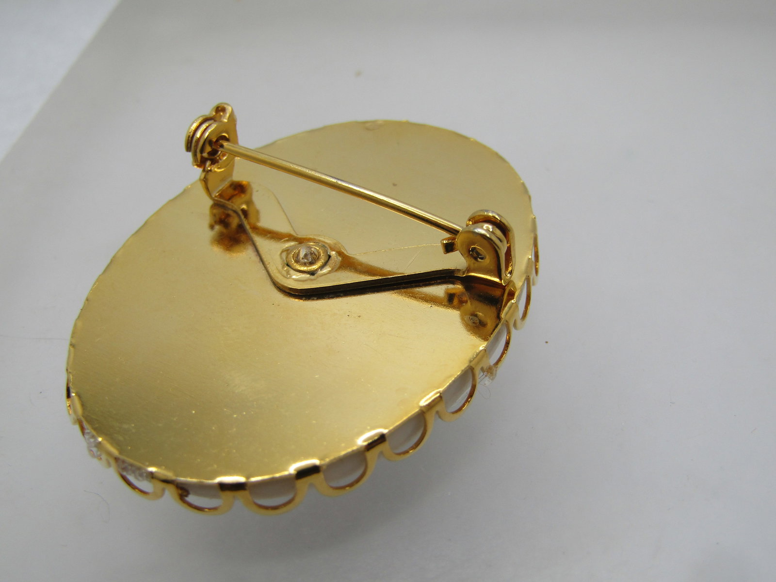 Vintage Poodle/Airdale Cameo Style Brooch, 1960's-1970's - 4