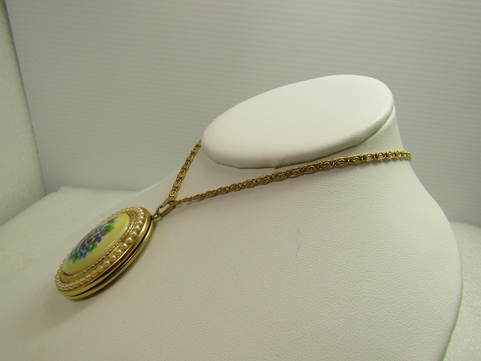Vintage Avon Floral Cameo Locket Necklace, 24", 1960's-1970's - 2
