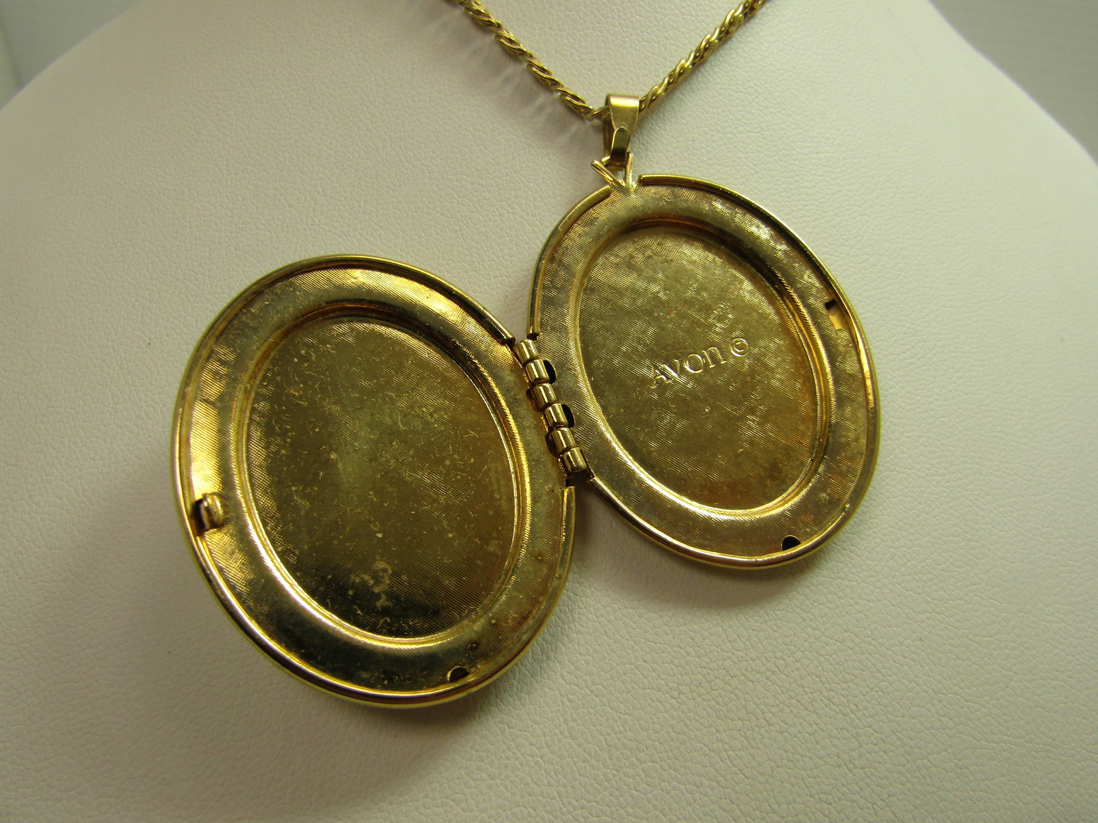 Vintage Avon Floral Cameo Locket Necklace, 24", 1960's-1970's - 5