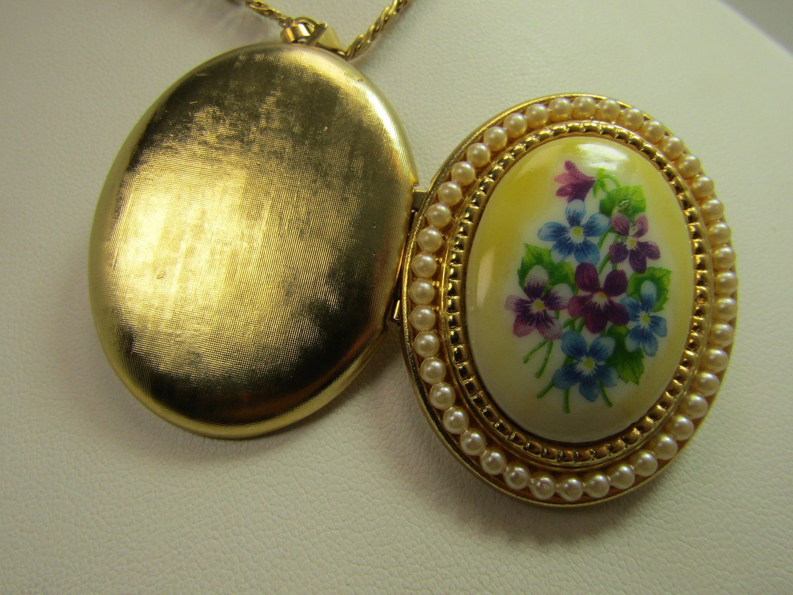 Vintage Avon Floral Cameo Locket Necklace, 24", 1960's-1970's - 6