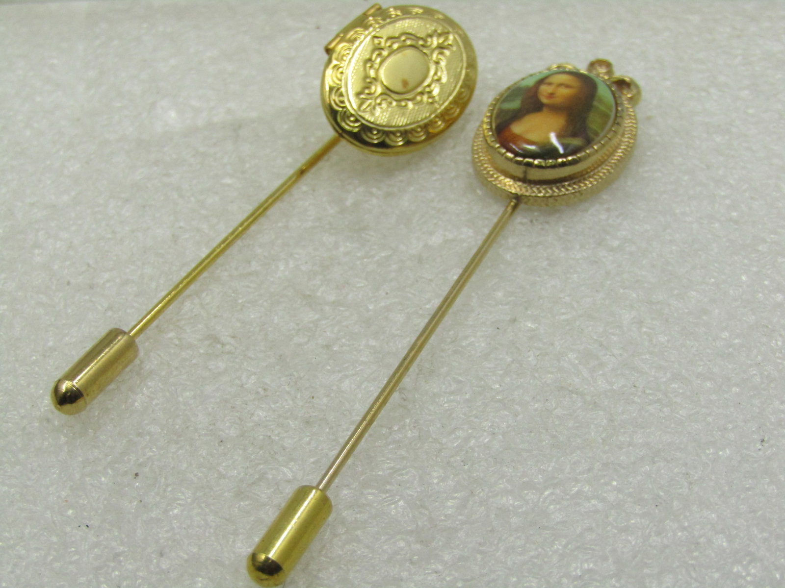 Vintage Mona Lisa & Locket Stick Pins, 1960's (1 of 5)