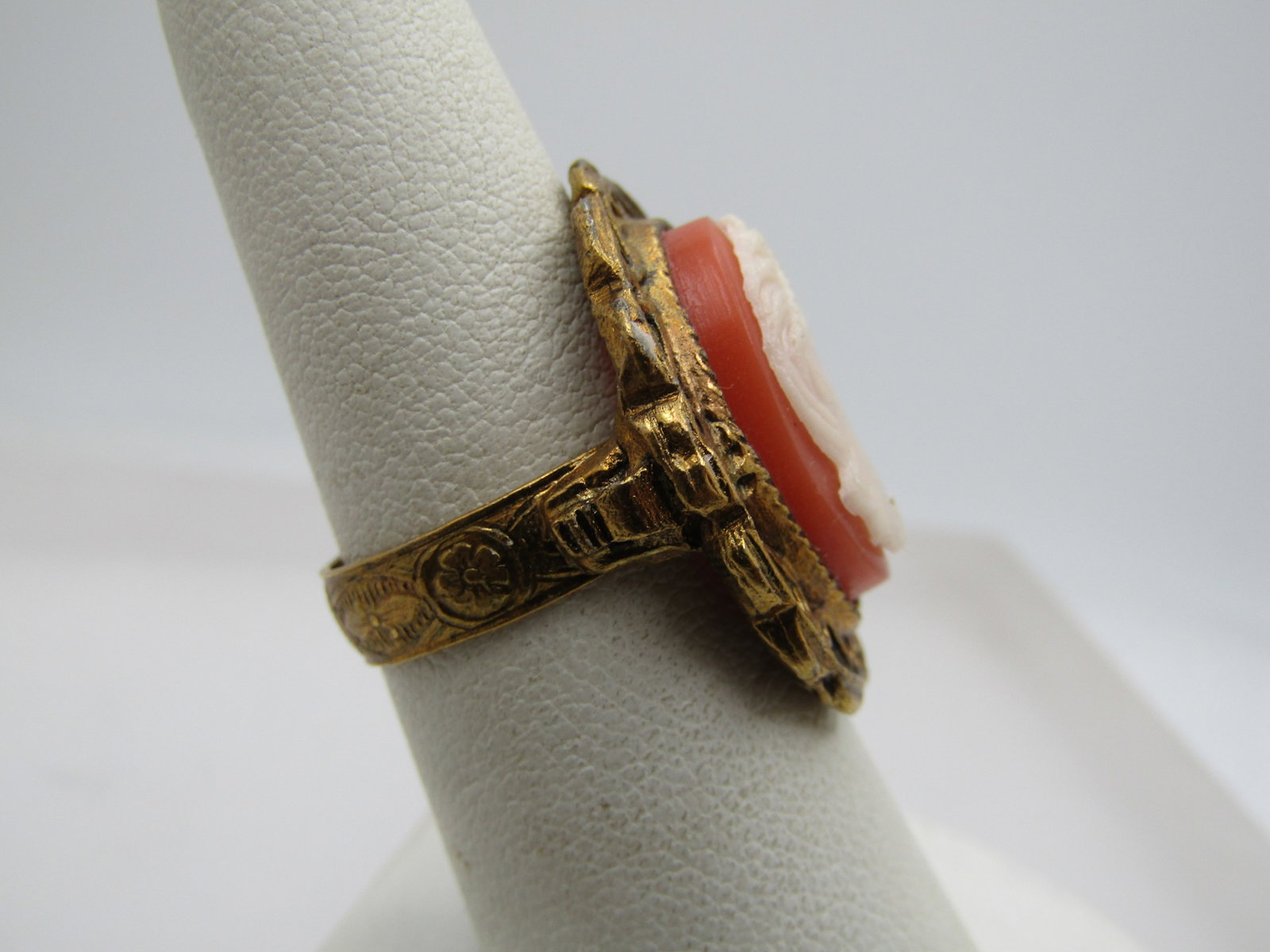 Vintage Cameo Ring, Sz. 6-8 Adjustable, 1960's-1970's - 3
