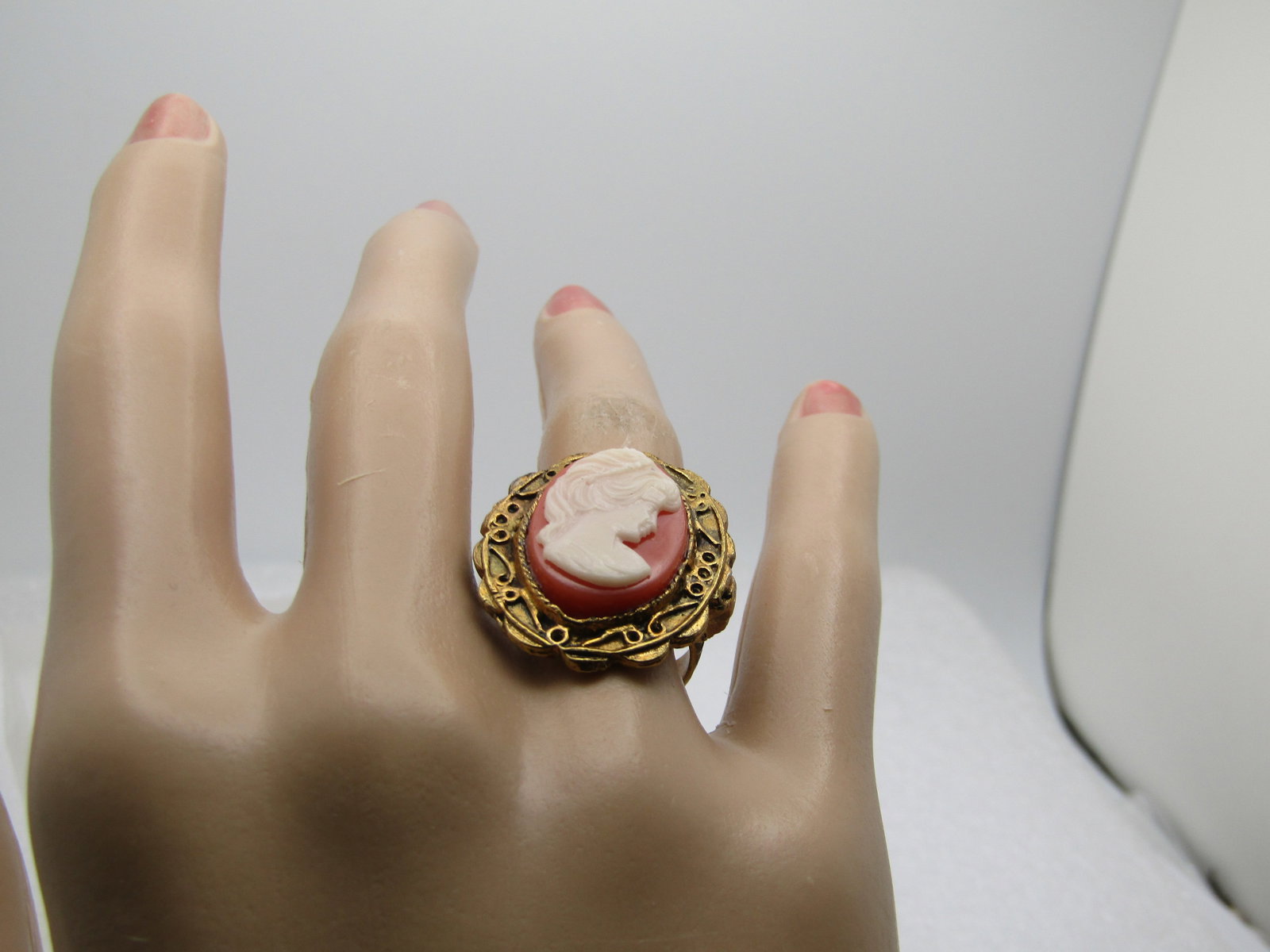 Vintage Cameo Ring, Sz. 6-8 Adjustable, 1960's-1970's - 7