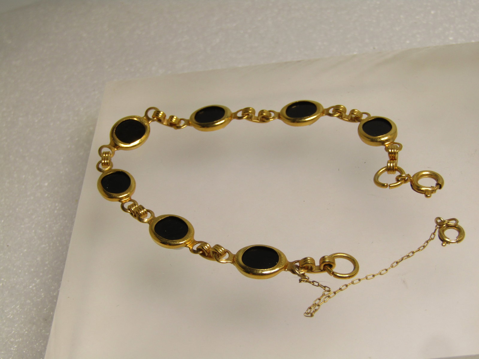 Vintage Black & White Cameo Bracelet, Safety Chain, 7.5" 1960's-1970's - 4