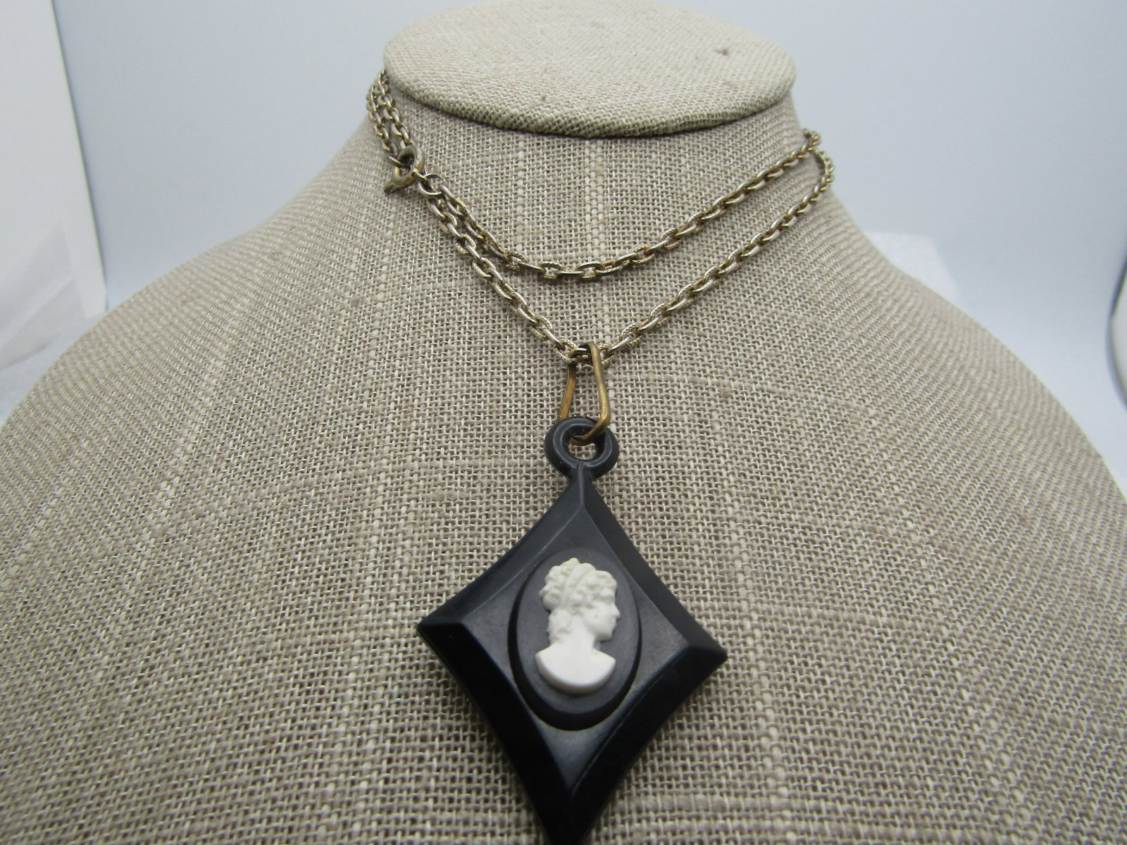 Vintage Black/White Cameo Necklace, Diamond Shape, 24", 1940''s - 3