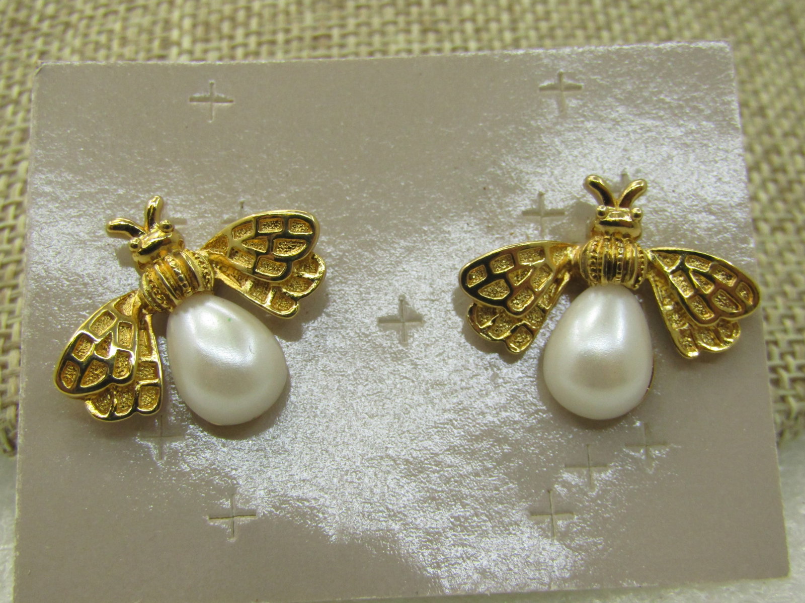 Vintage Faux Pearl Fly Earrings, Pierced, Gold Tone, 3/4": Vintage Faux Pearl Fly Earrings, Pierced, Gold Tone, 3/4" tall and wide 3/4" by 3/4", 1980's-1990's. Not signed by maker. Very good condition. (INV.W62720.5 SS2227 J LD 8/8/20) Reserve: $25.00 Shippin