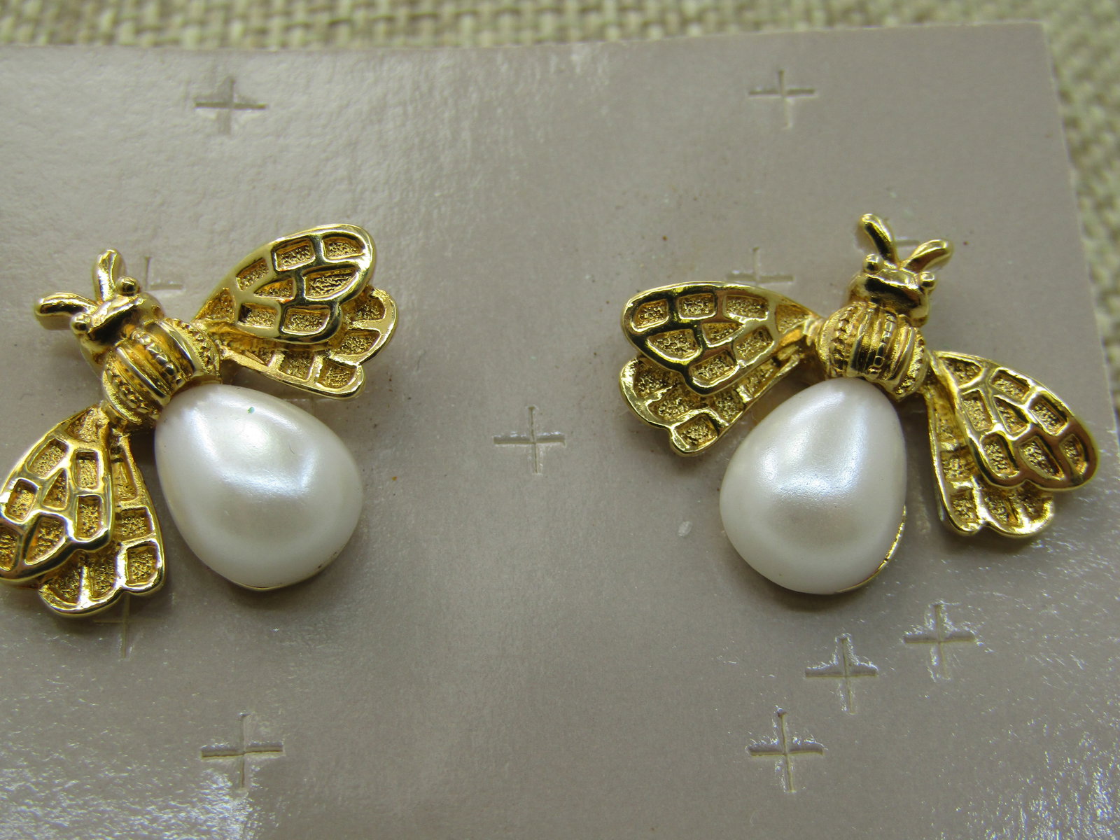 Vintage Faux Pearl Fly Earrings, Pierced, Gold Tone, 3/4" - 2