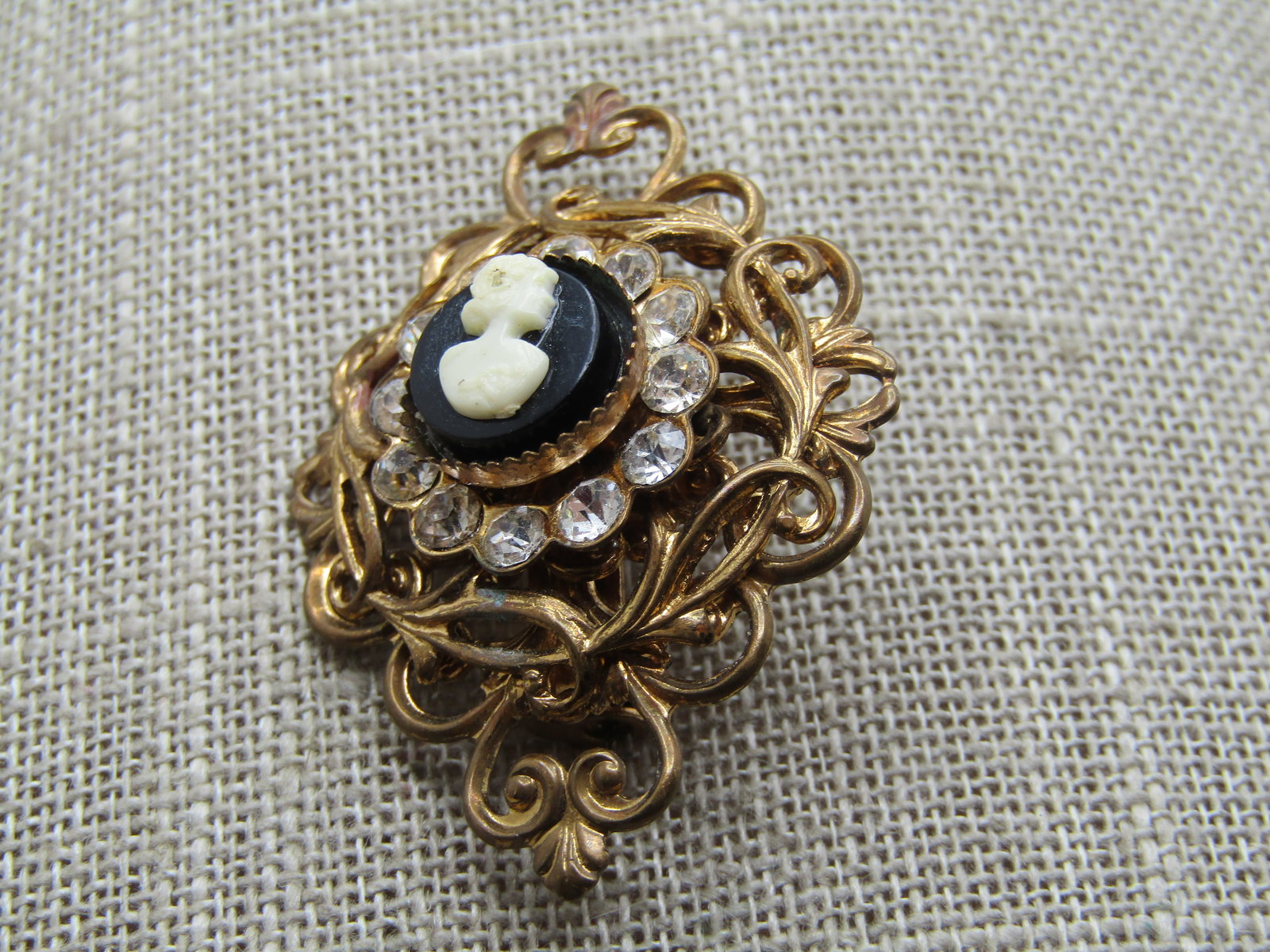 Vintage Cameo Rhinestone Filigree Brooch, 1940's-1950's - 2