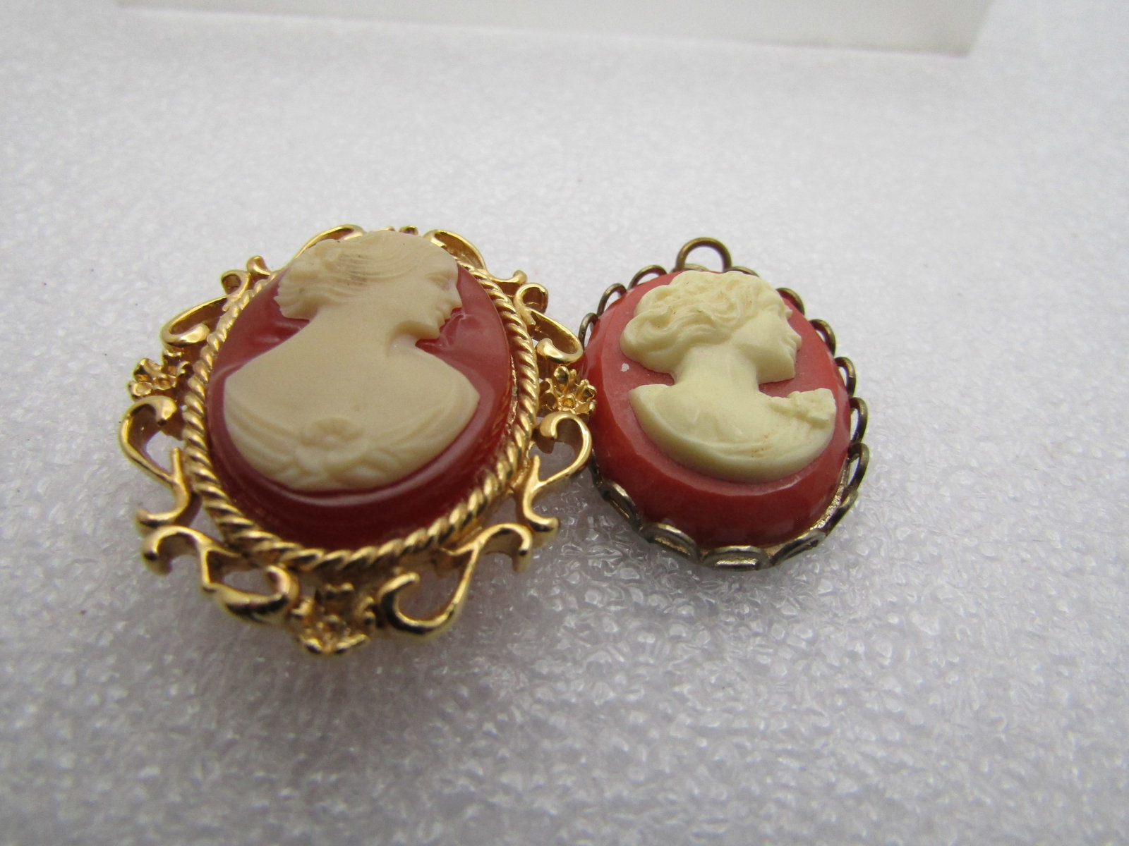 Vintage Cameo Brooch & Pendant, 1960's - 6