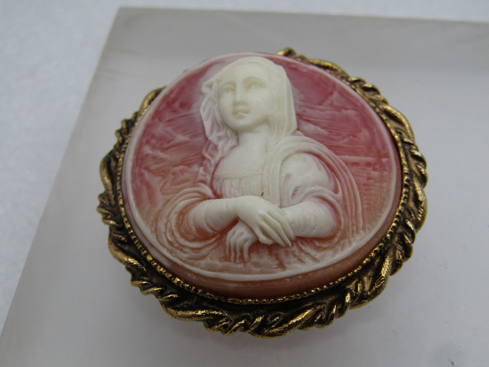 Vintage Pink Cameo Brooch, 1960's, Round - 5