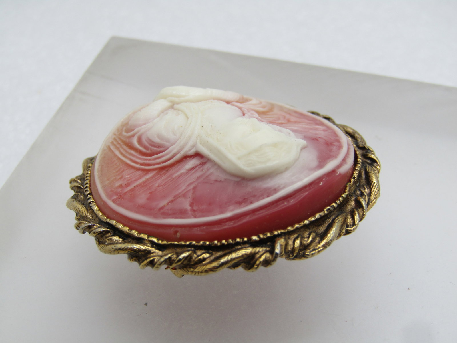 Vintage Pink Cameo Brooch, 1960's, Round - 6