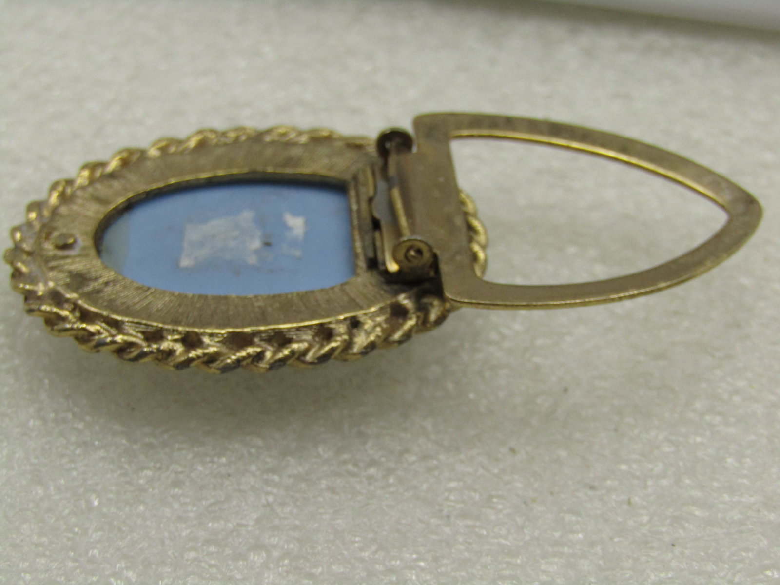 Vintage Blue White Cameo Scarf Clip, 1960's-1980's, Gold Tone - 4