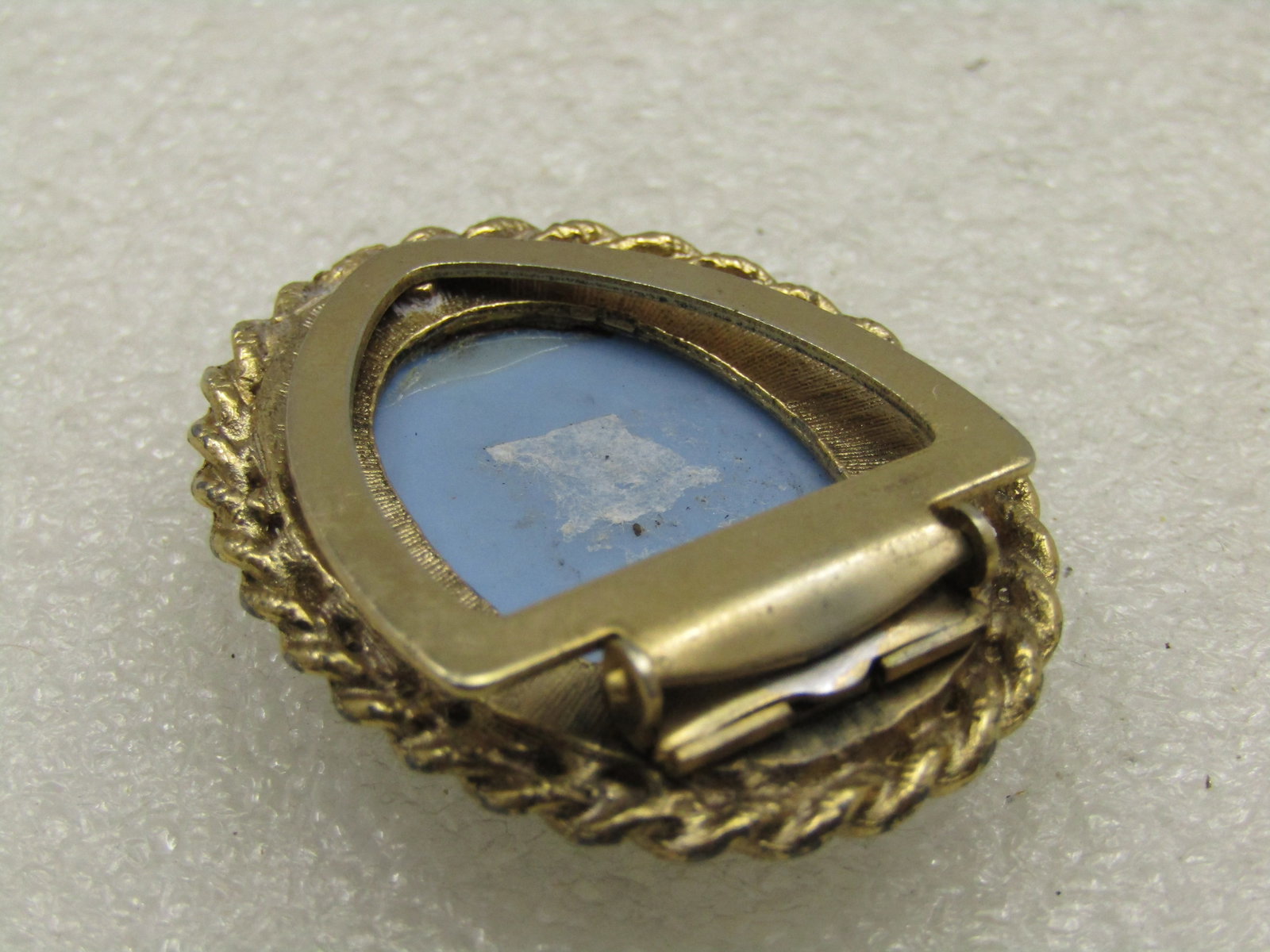 Vintage Blue White Cameo Scarf Clip, 1960's-1980's, Gold Tone - 5