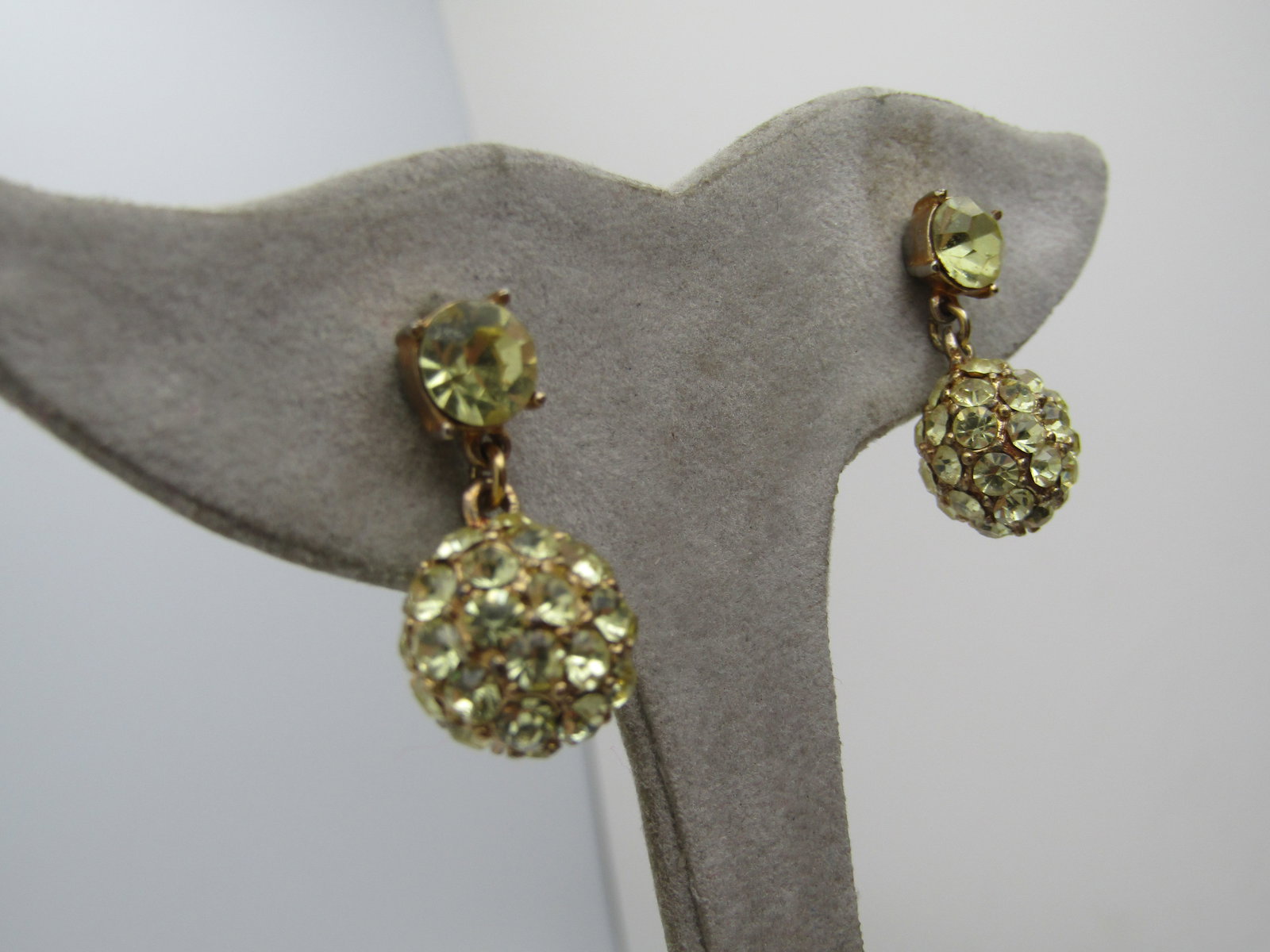 Vintage Gold Tone Cameo earrings, Pierced, 1960's-1970's - 3
