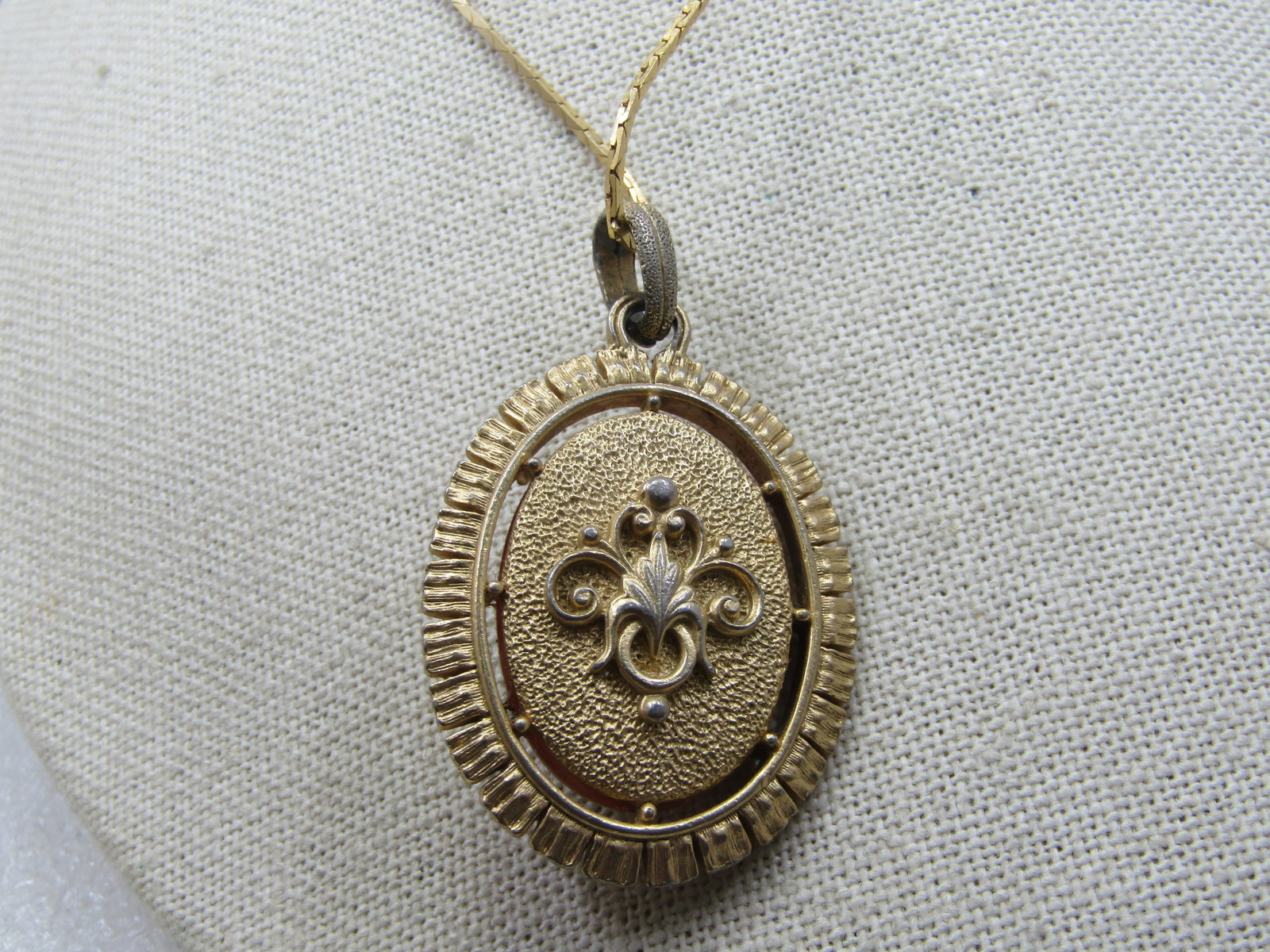 Vintage Cameo Necklace, 16", 1960's, Two-Sided Pendant - 4