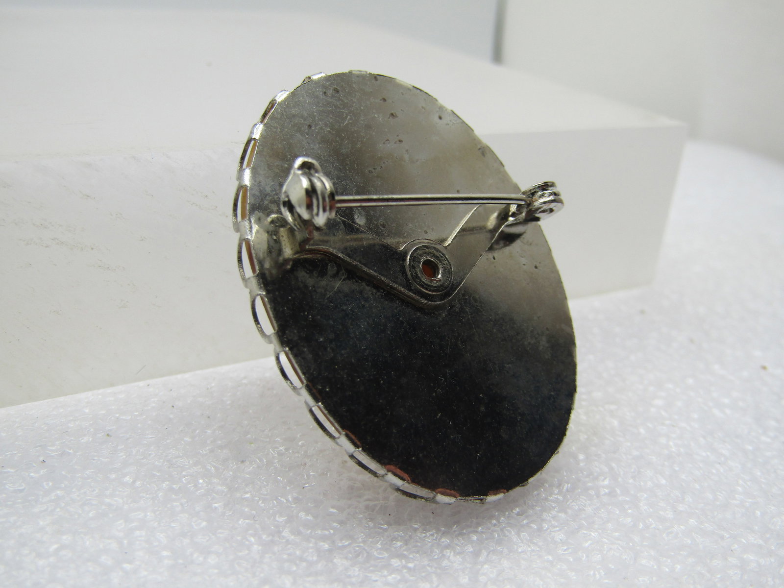 Vintage Cameo Brooch, 1960's-1970's, 1.75" by 1.25" - 4