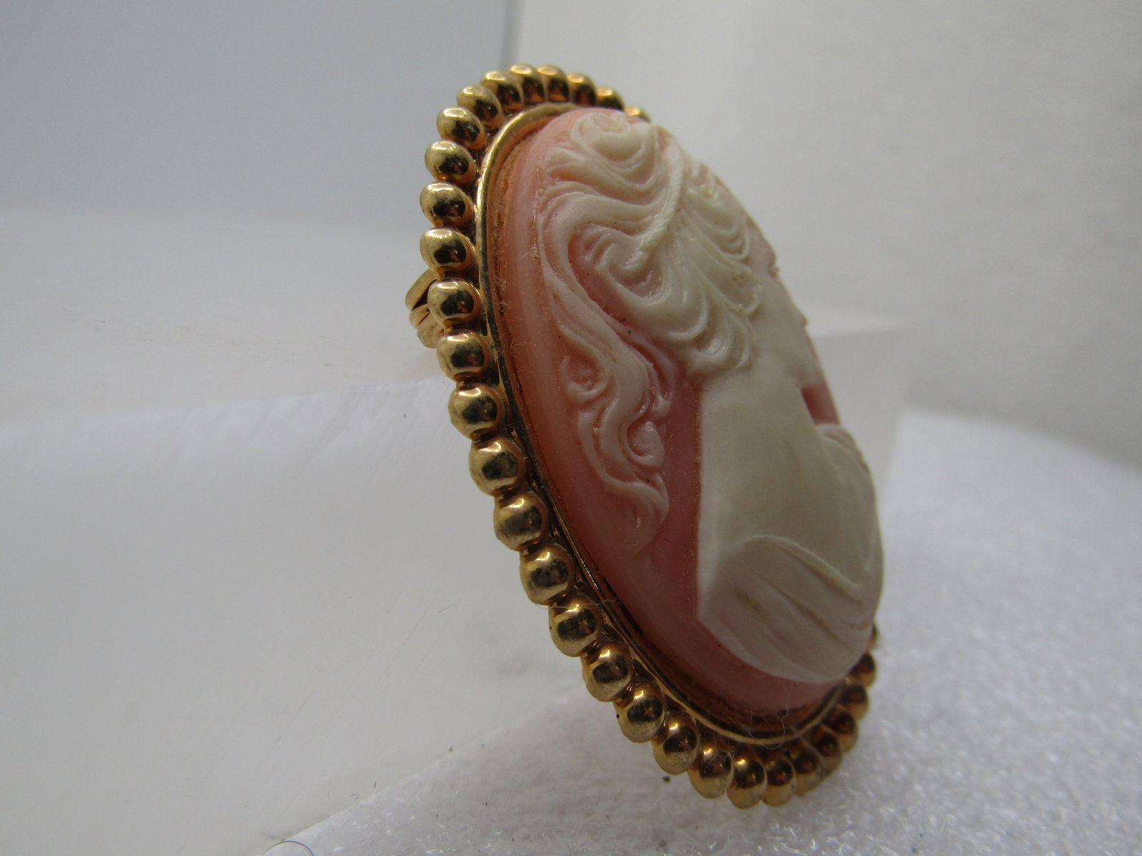 Vintage Cameo Brooch, 1960's, Gold Tone - 3
