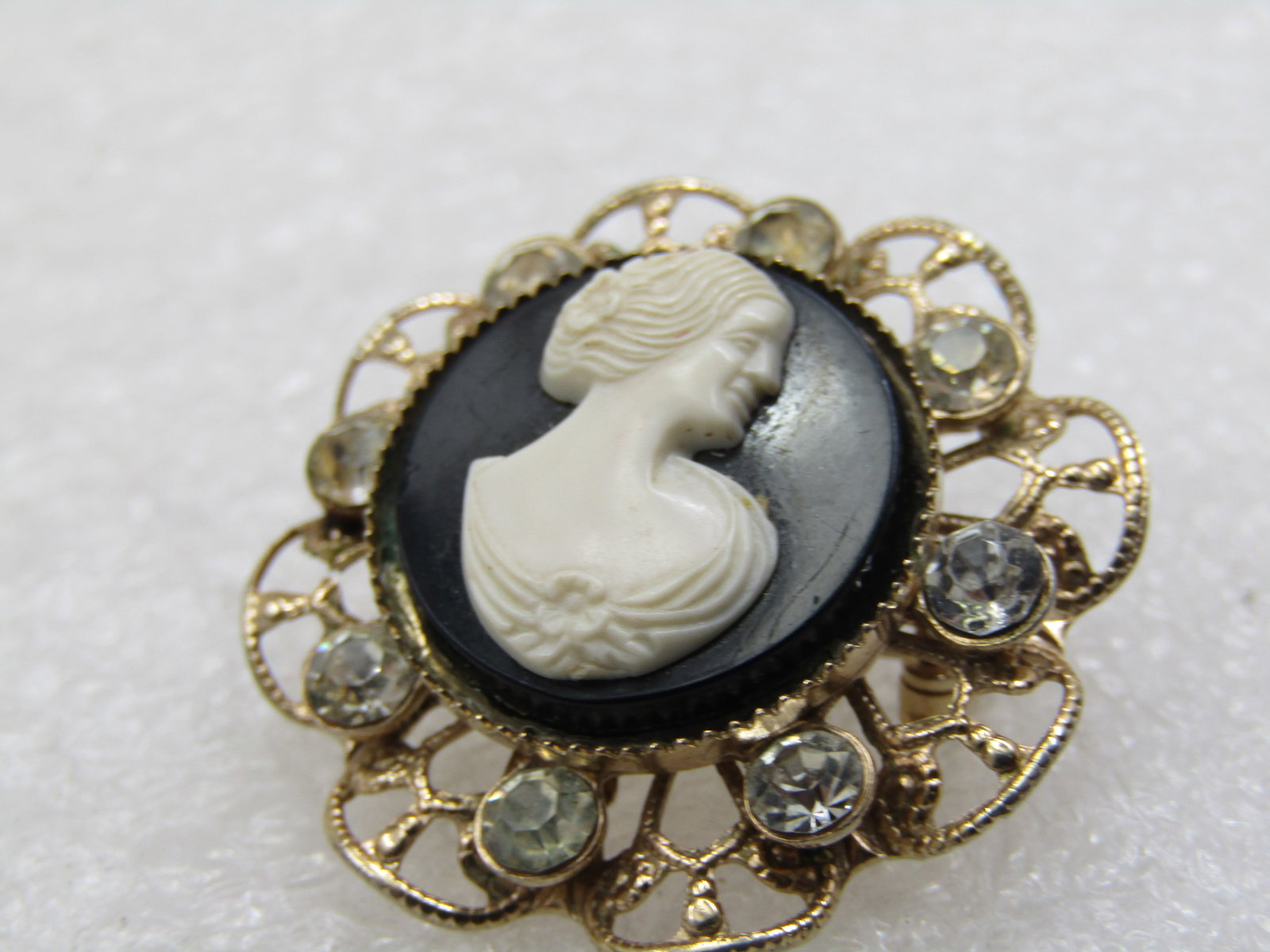 Vintage Black White Cameo Filgiree Brooch wiith Rhinestones, 1950's-1960's - 5