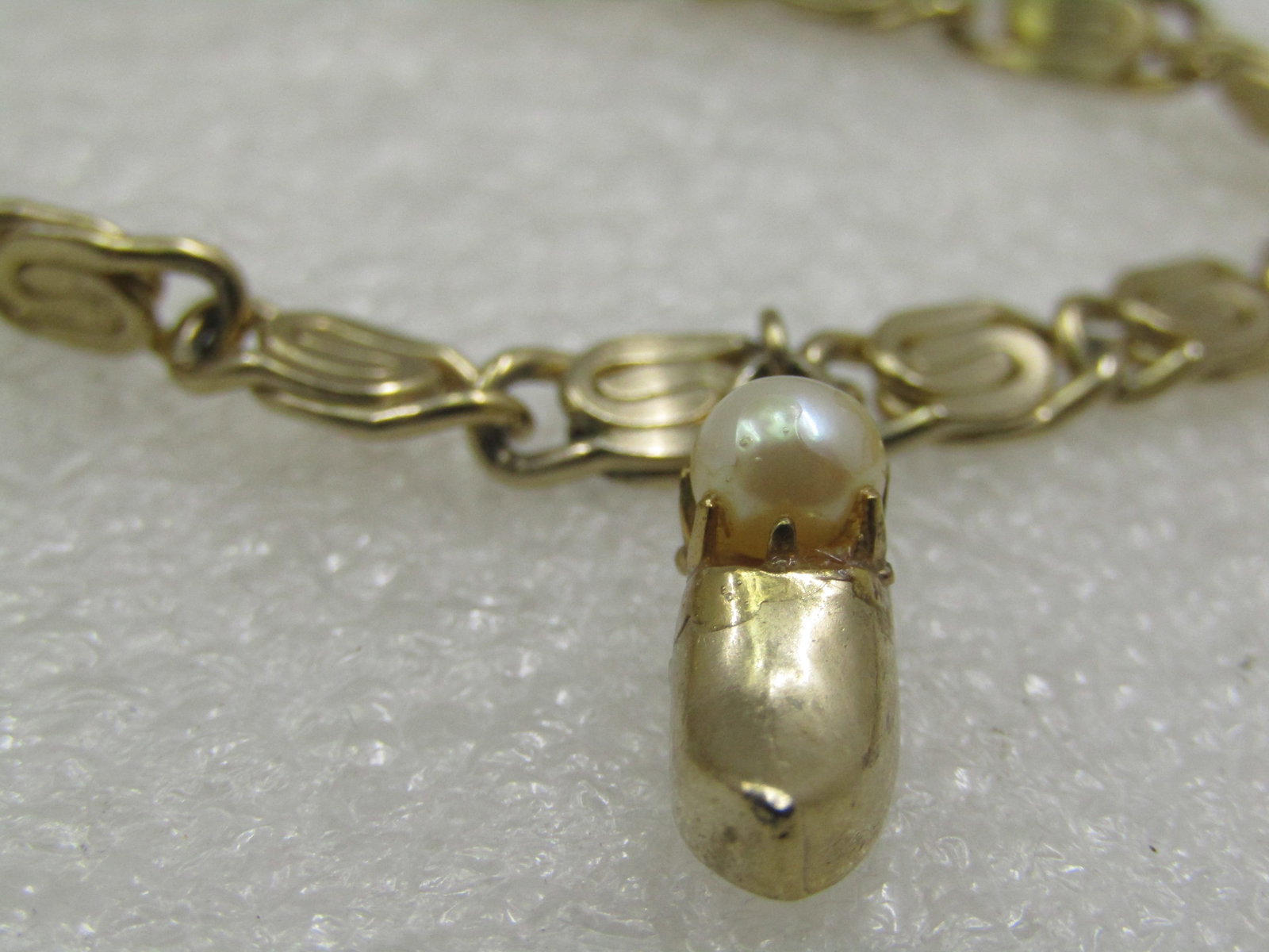 Vintage Gold Tone Charm Bracelet, 1960's, Faux Pearl, 7" - 4
