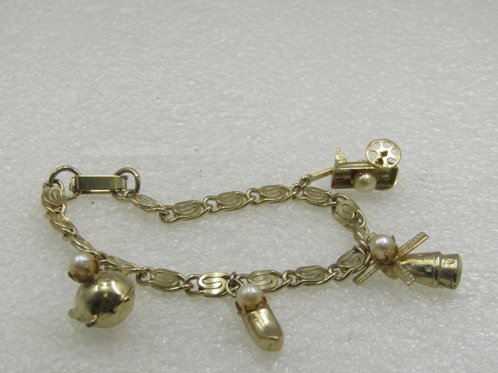 Vintage Gold Tone Charm Bracelet, 1960's, Faux Pearl, 7" - 6