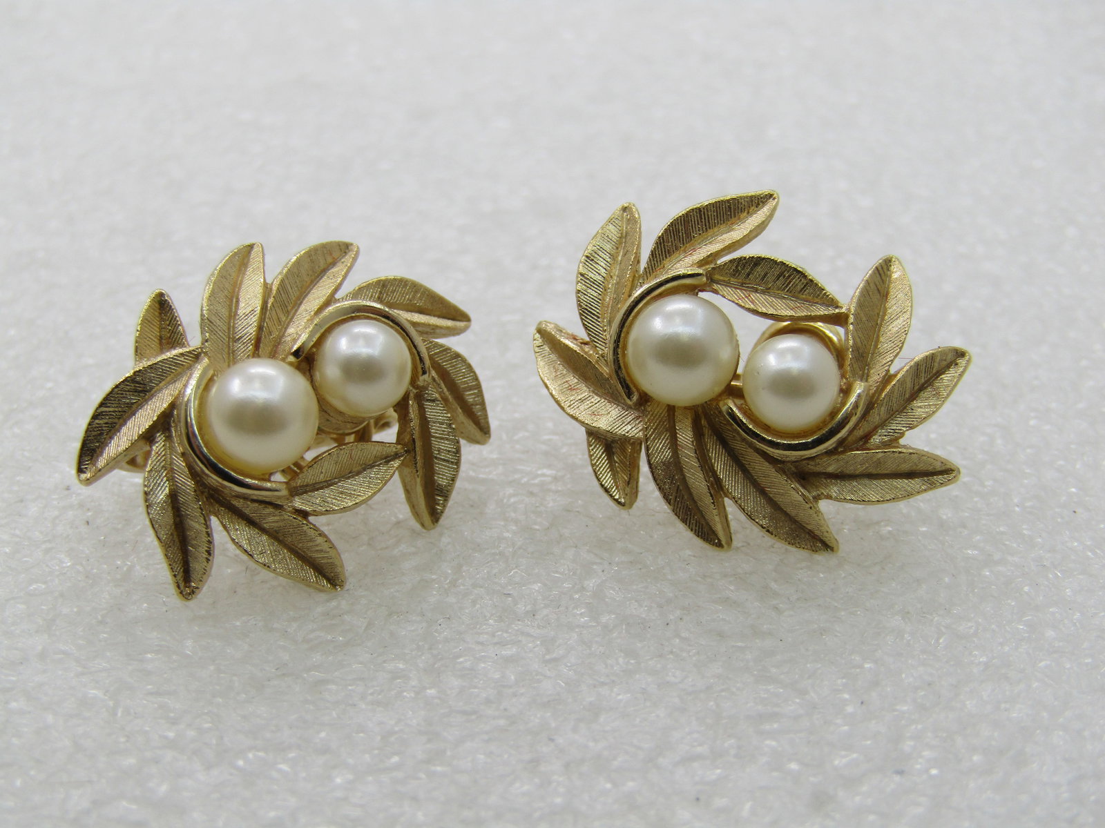 Vintage Avon Faux Pearl Leaf Earrings, Clip - 4