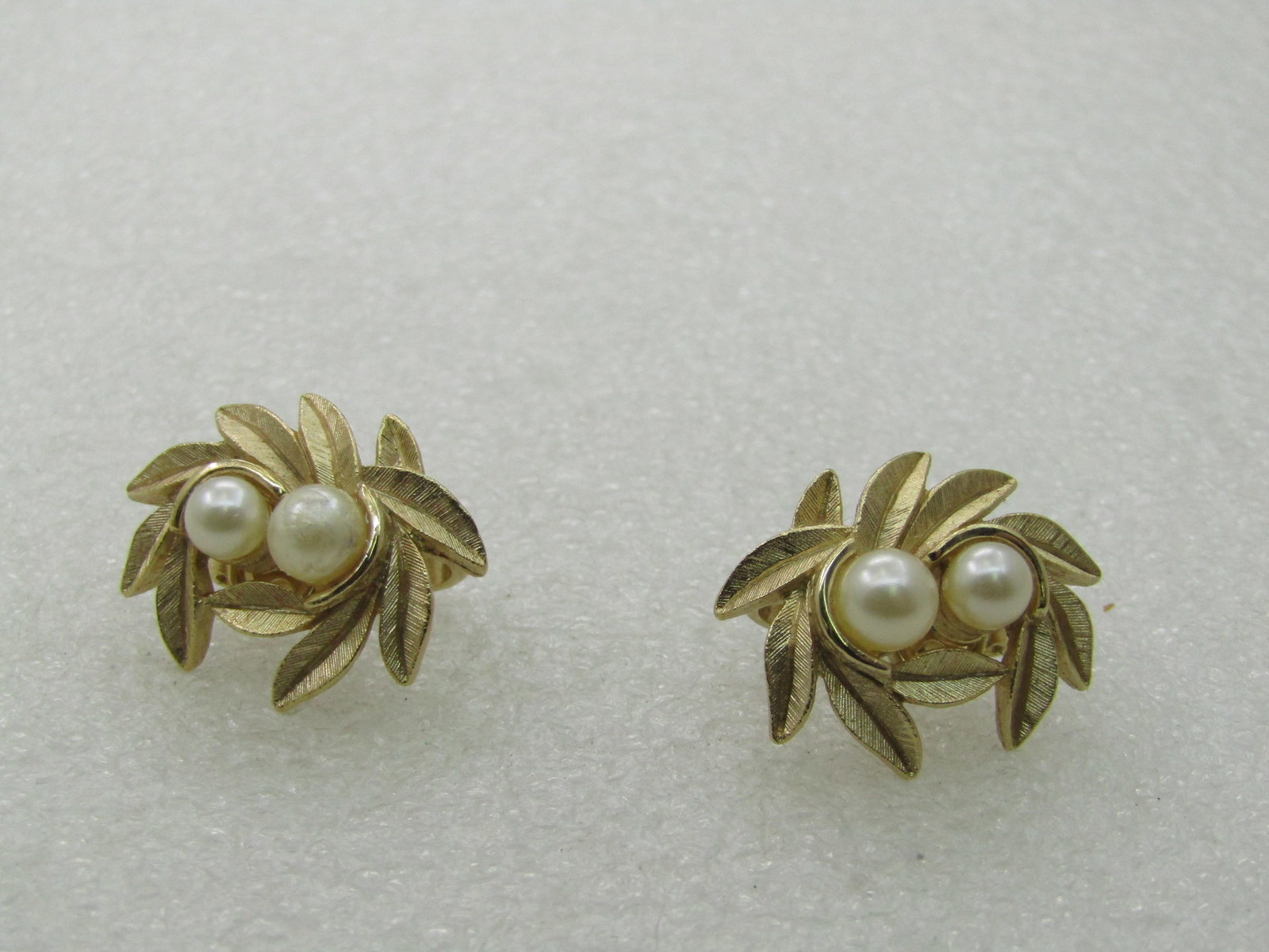 Vintage Avon Faux Pearl Leaf Earrings, Clip - 6