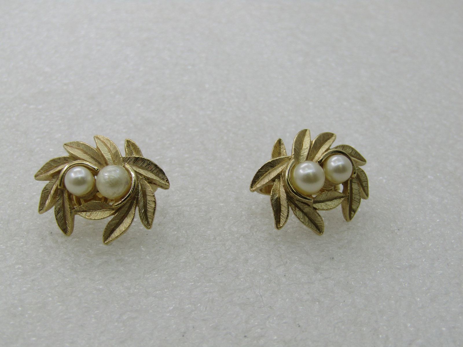 Vintage Avon Faux Pearl Leaf Earrings, Clip - 7