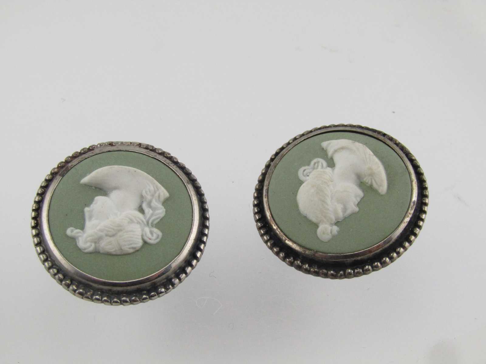 Vintage Sterling Green Wedgwood Cameo Earrings, Clip, Original Box, 1950's-1960's - 6