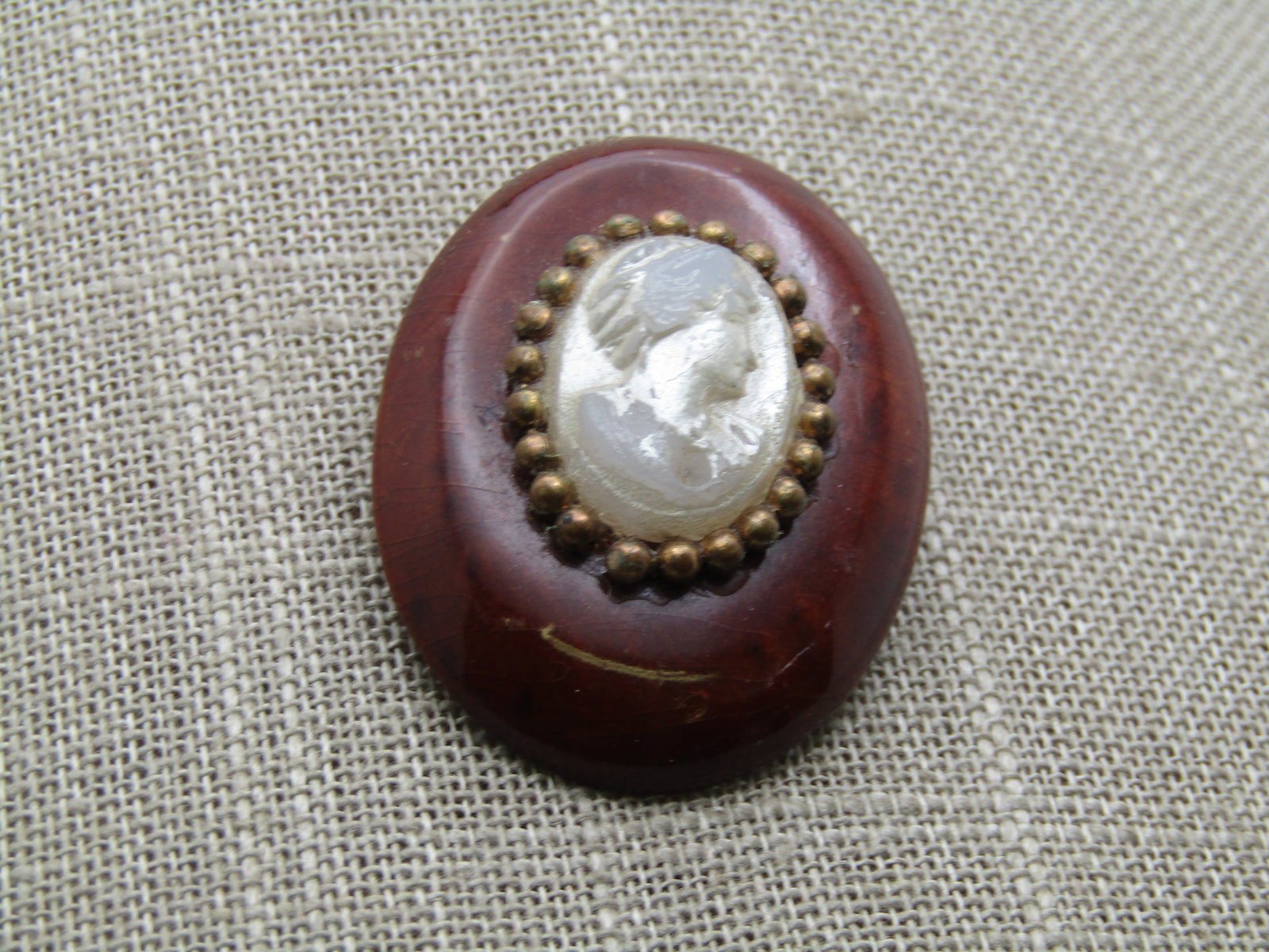 Vintage Wooden Cameo Brooch, Molded Cameo, 1940's-1950's - 2