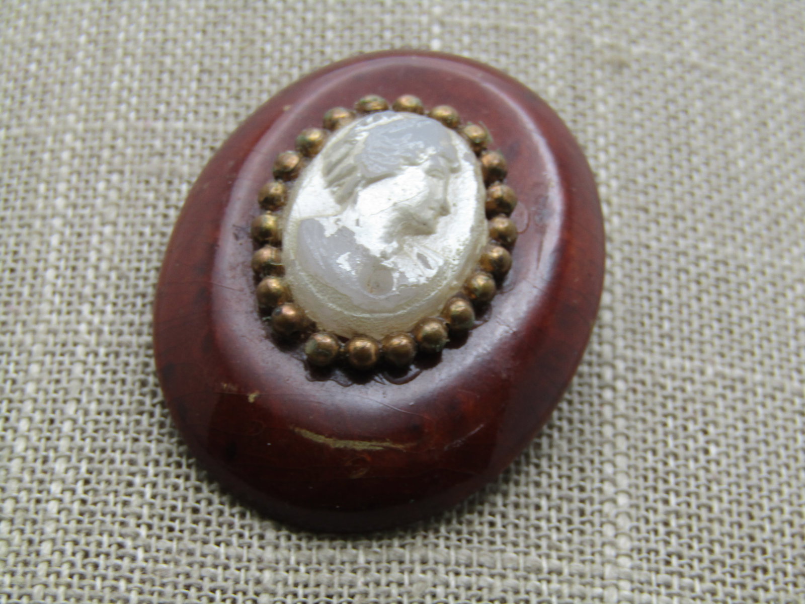 Vintage Wooden Cameo Brooch, Molded Cameo, 1940's-1950's - 4