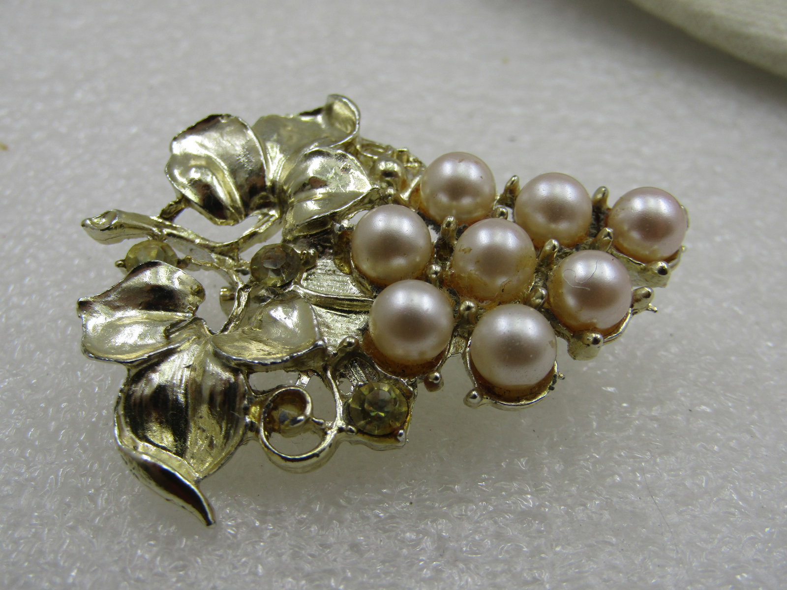 Vintage Faux Pearl Yellow Rhinestone Grape Brooch, 1950's-1960's - 5