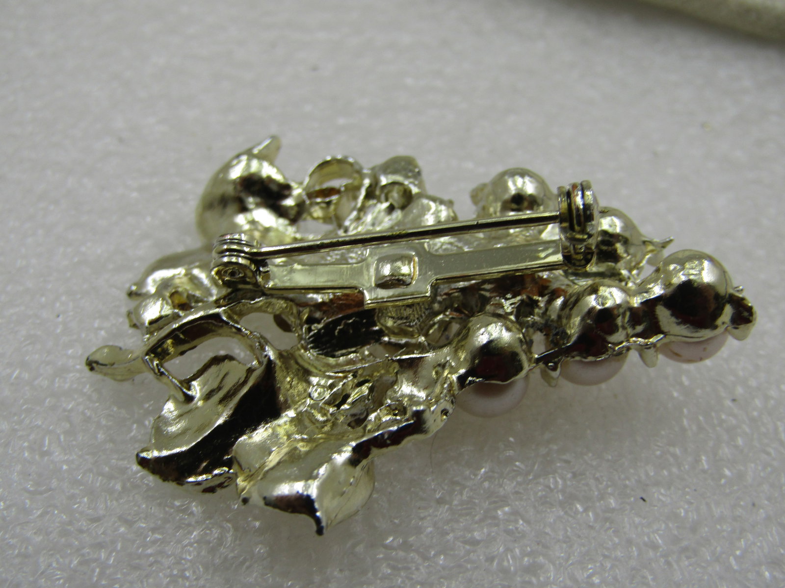 Vintage Faux Pearl Yellow Rhinestone Grape Brooch, 1950's-1960's - 6